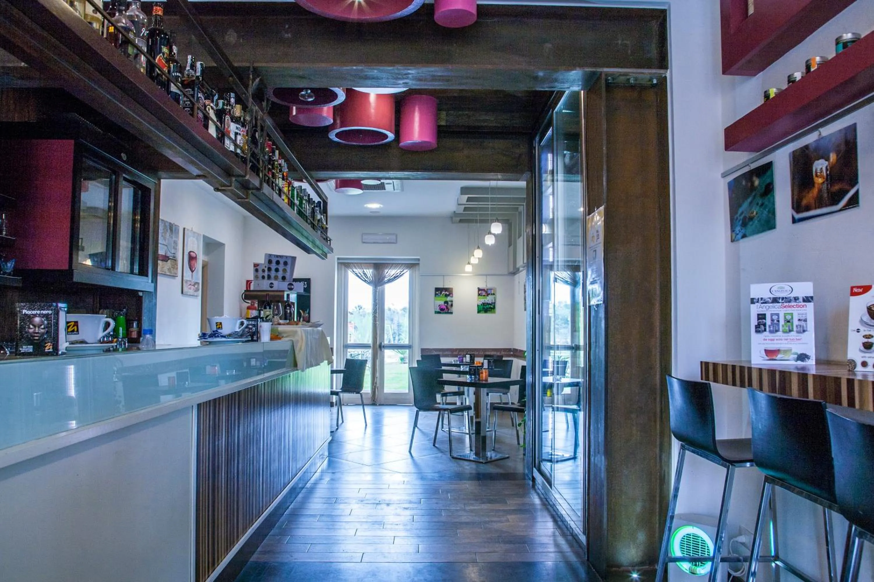 Lounge or bar in diVino Hotel