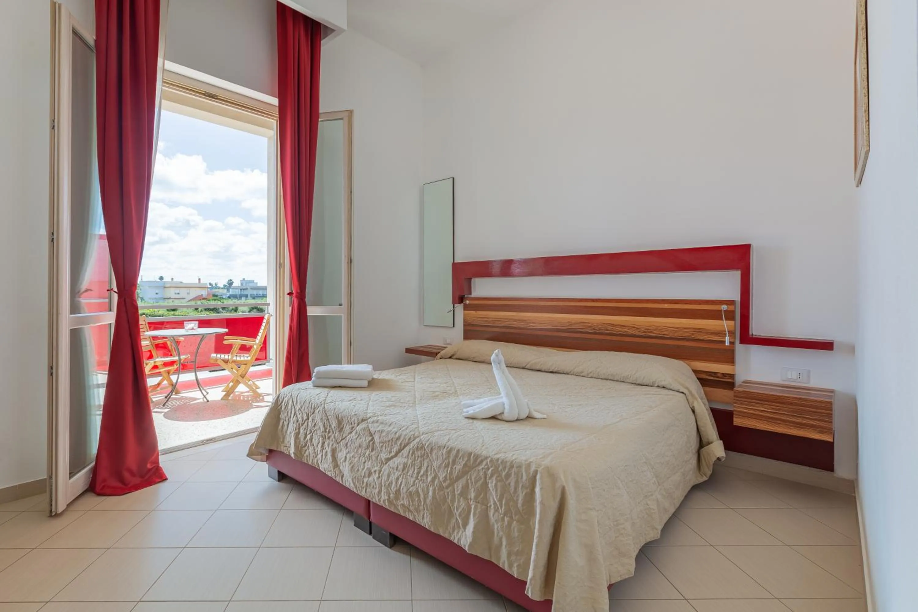 Patio, Bed in diVino Hotel