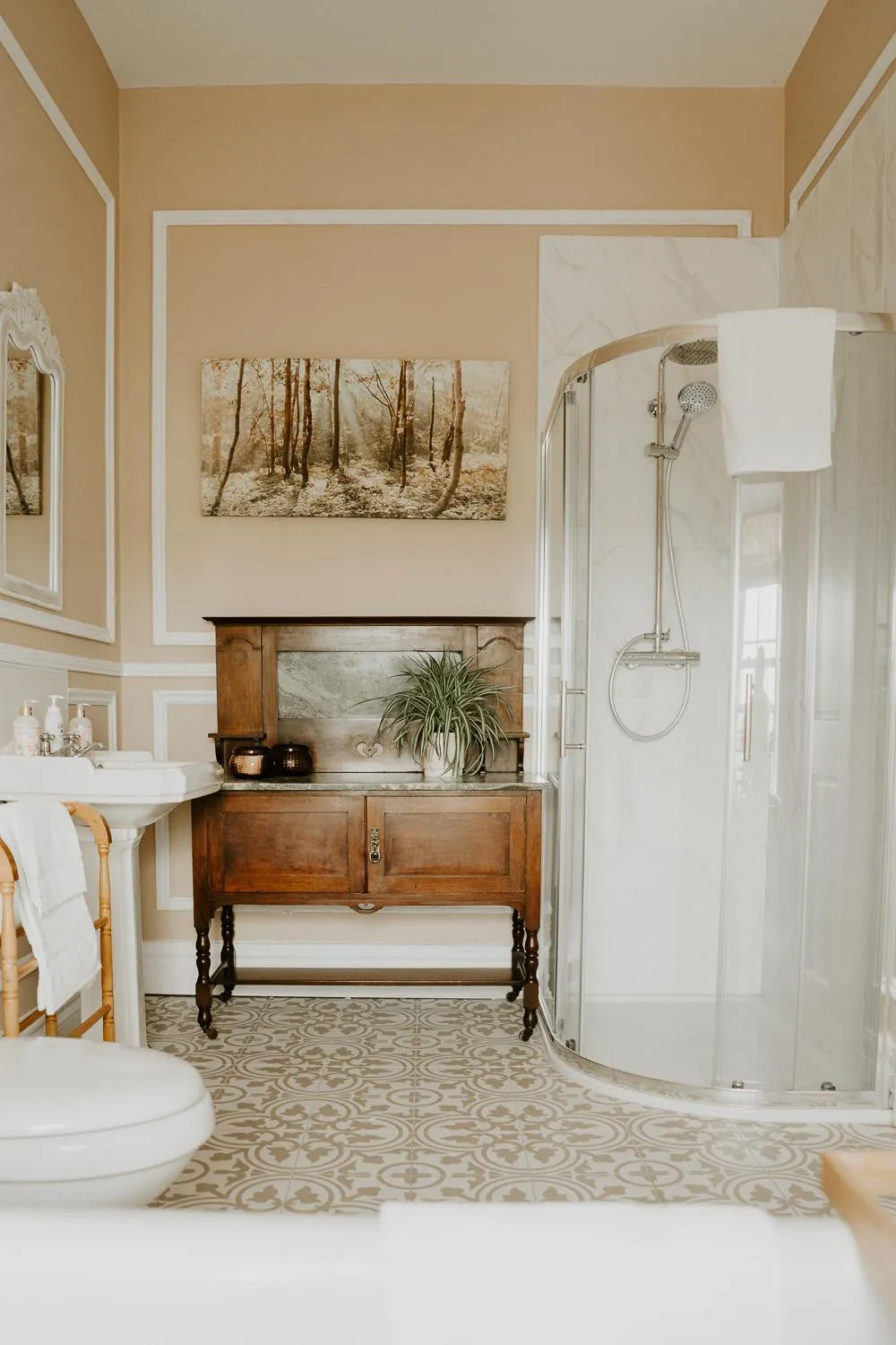 Abbeyview House B&B and Glamping