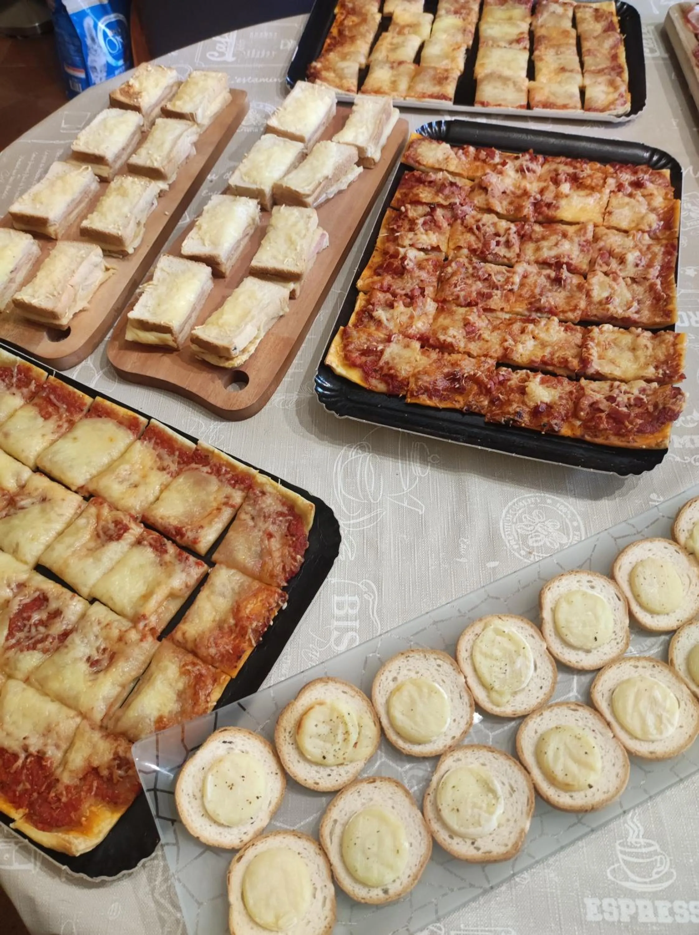 Restaurant/places to eat in Douce France 82