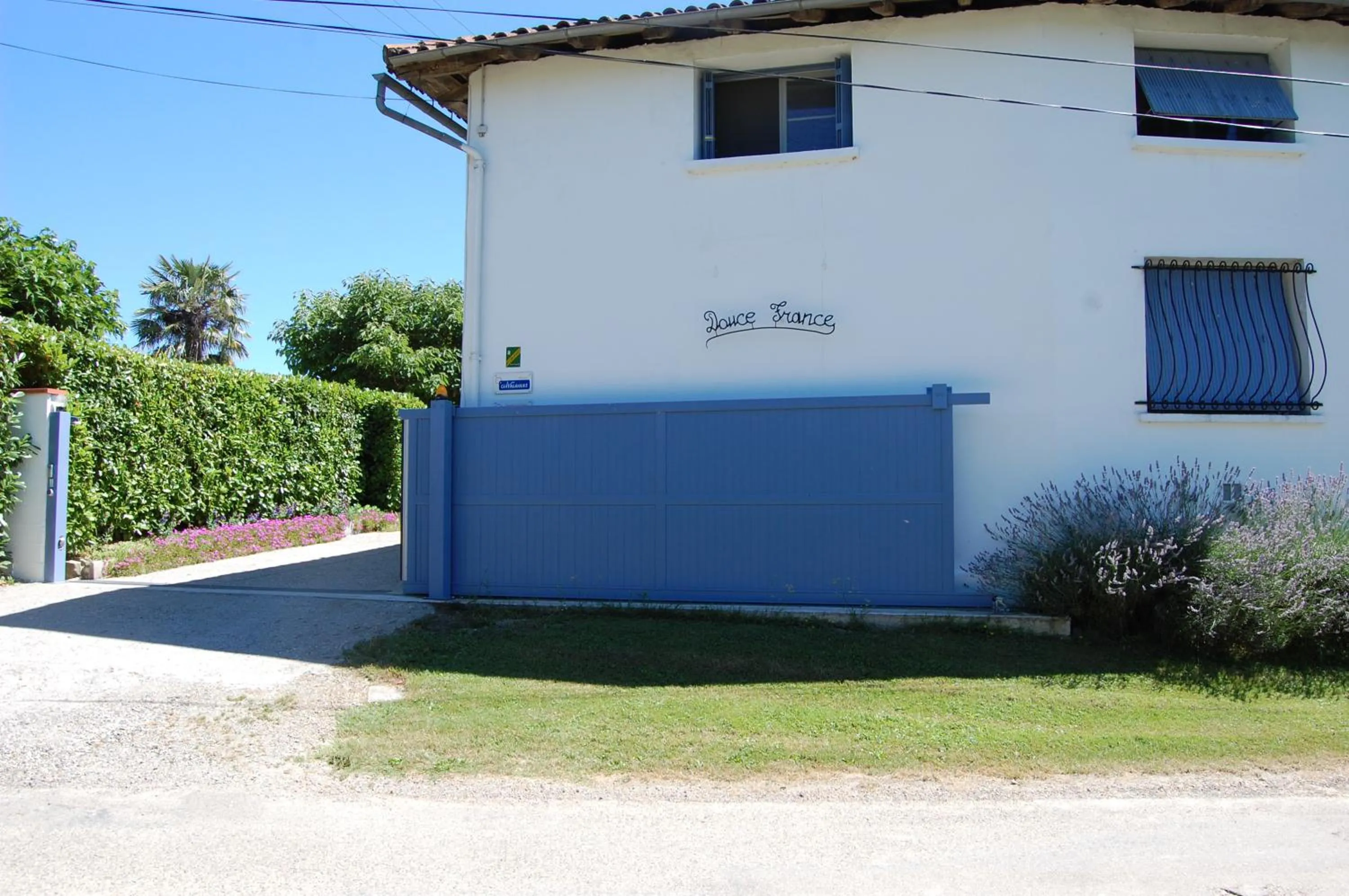 Street view in Douce France 82