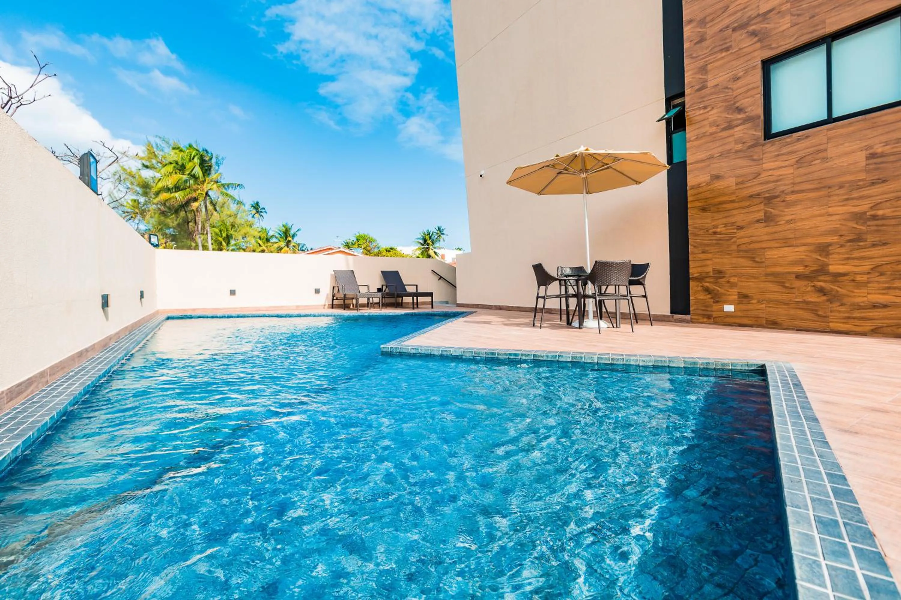 Swimming pool in Macuco Residence