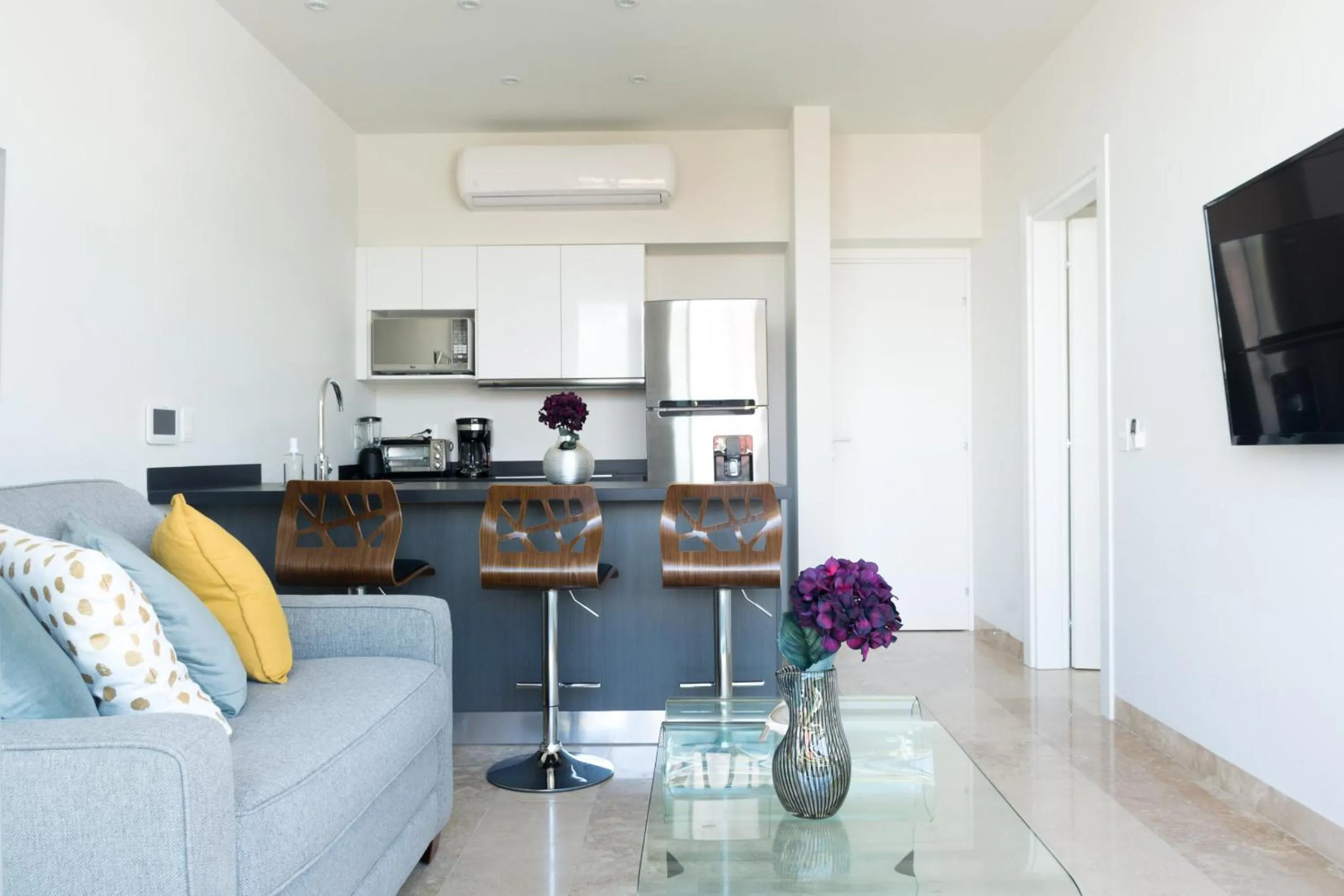 Dining area in Tropic Playa Apartments