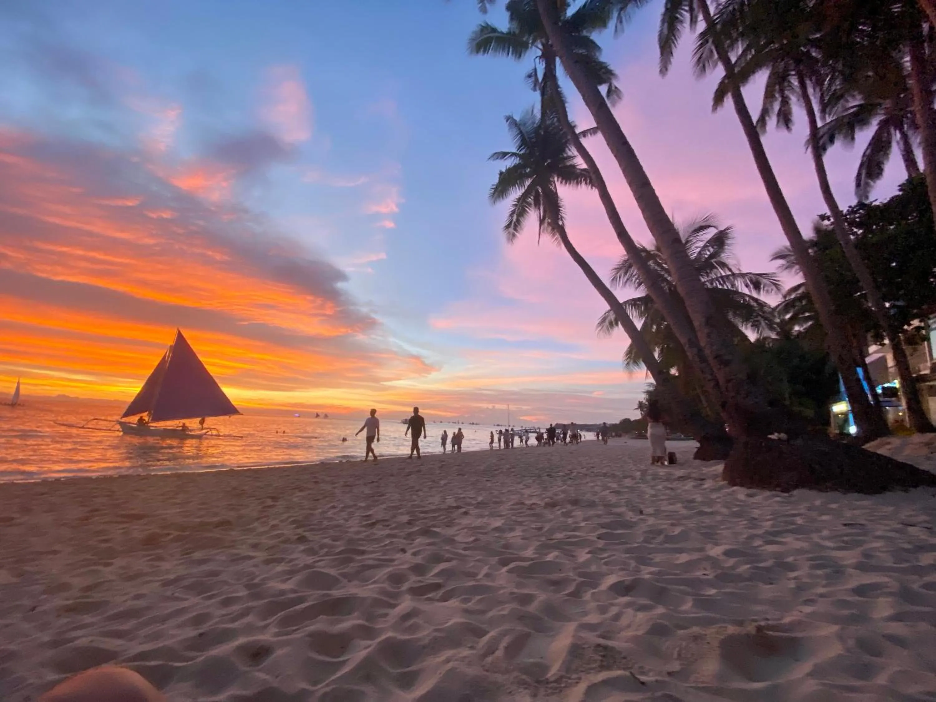 Beach in Gracias Inn Boracay