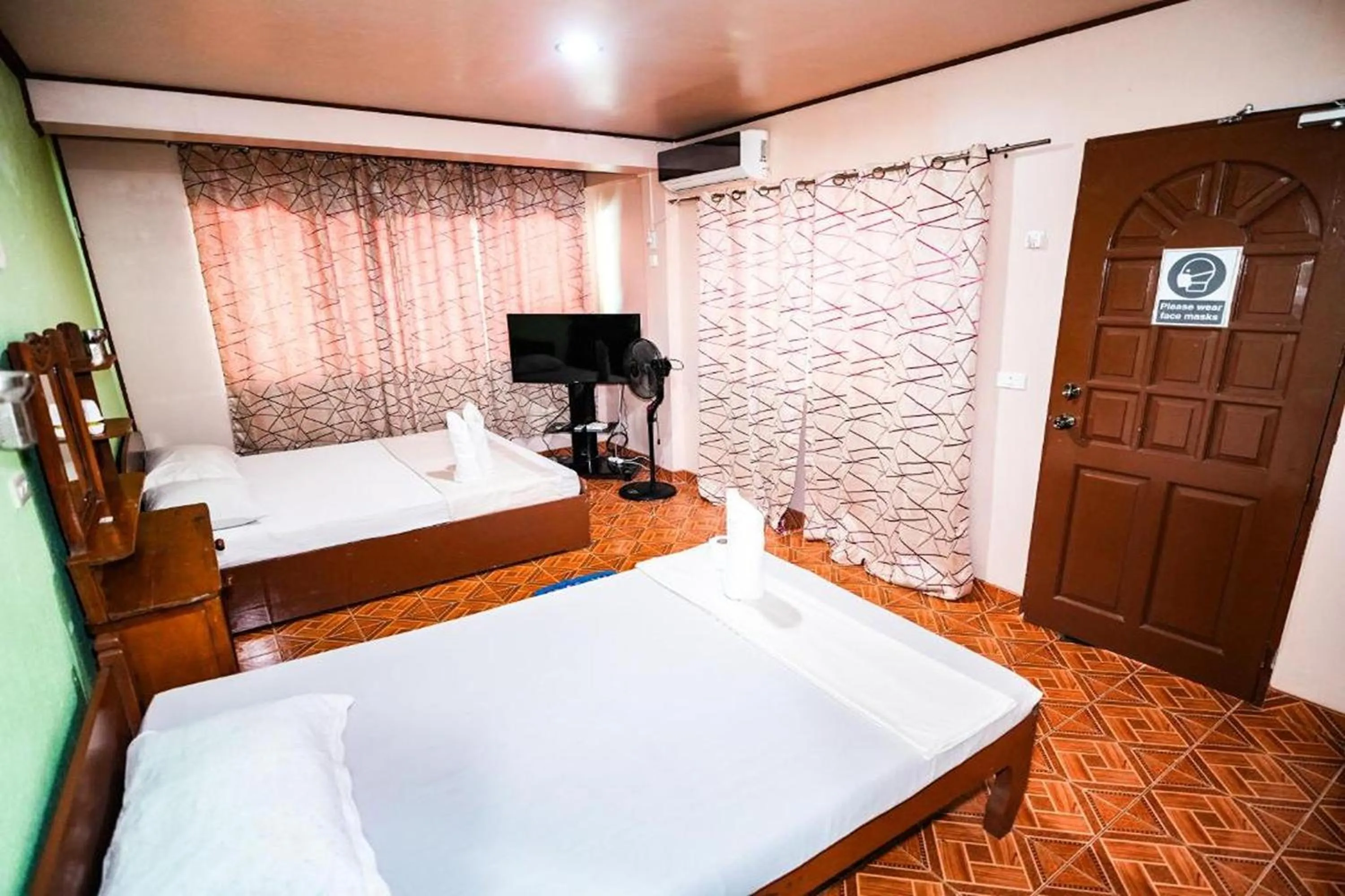 Bed in Gracias Inn Boracay