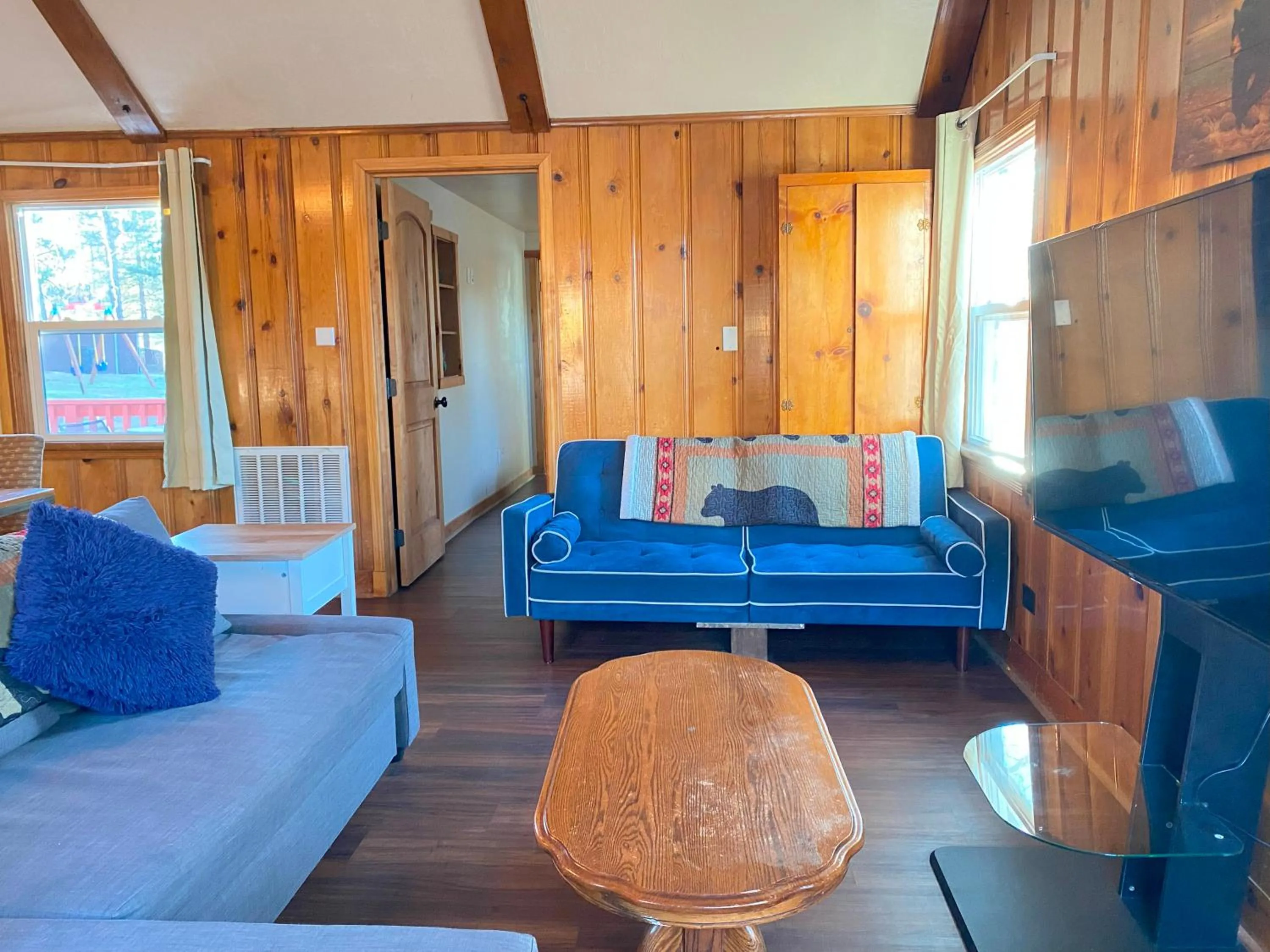 Living room, Bed in Blue Horizon Lodge