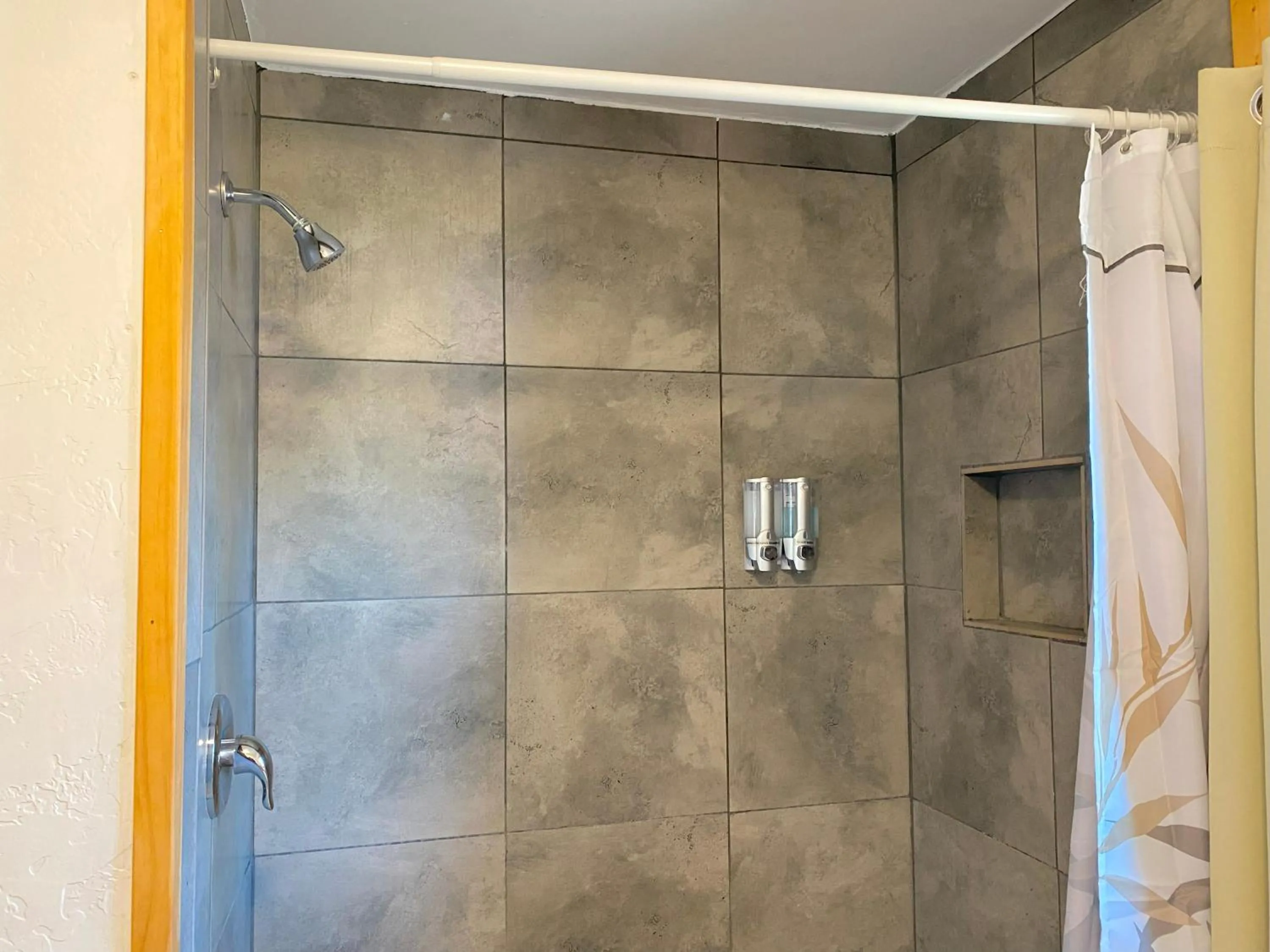 Shower in Blue Horizon Lodge