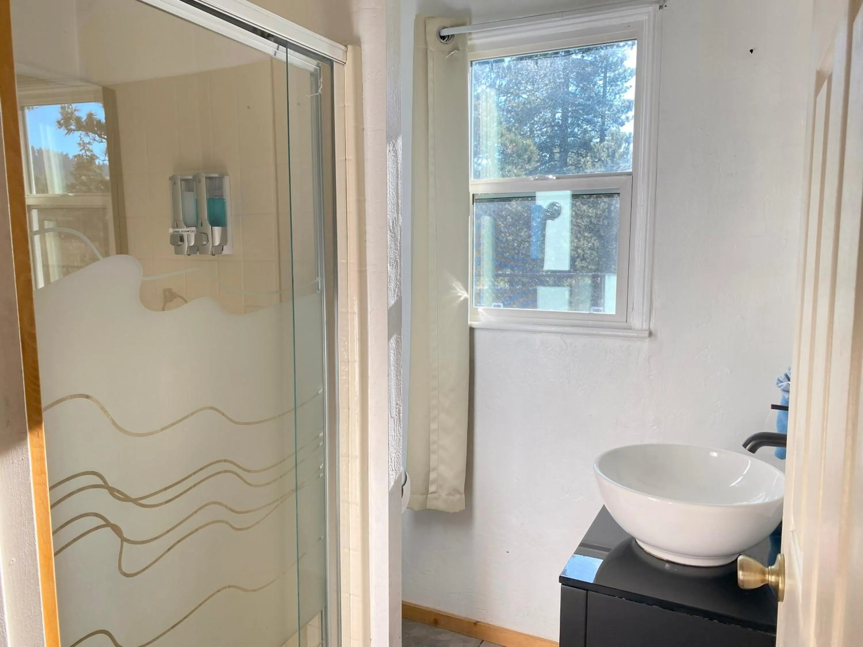 Shower in Blue Horizon Lodge