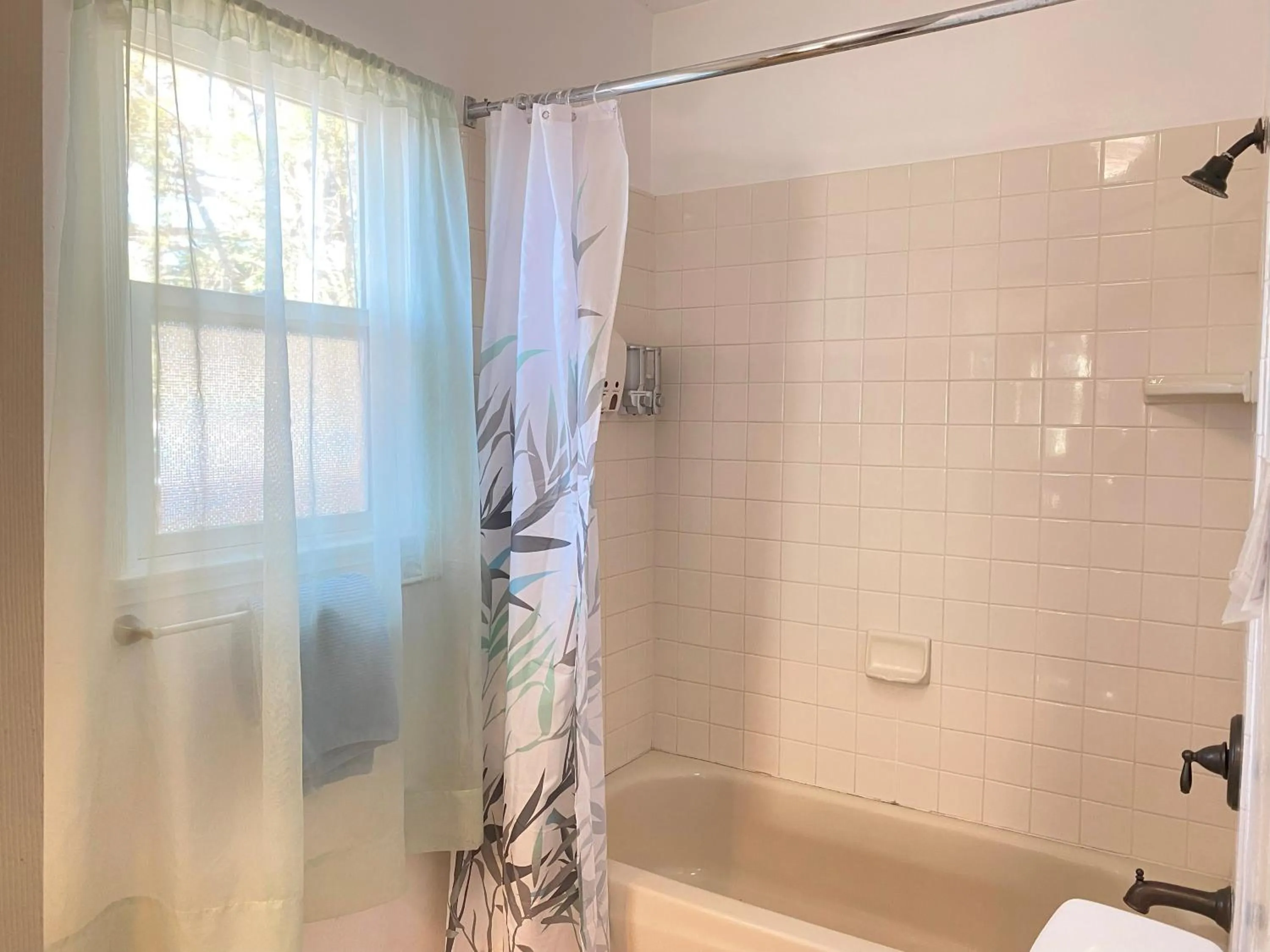 Shower in Blue Horizon Lodge