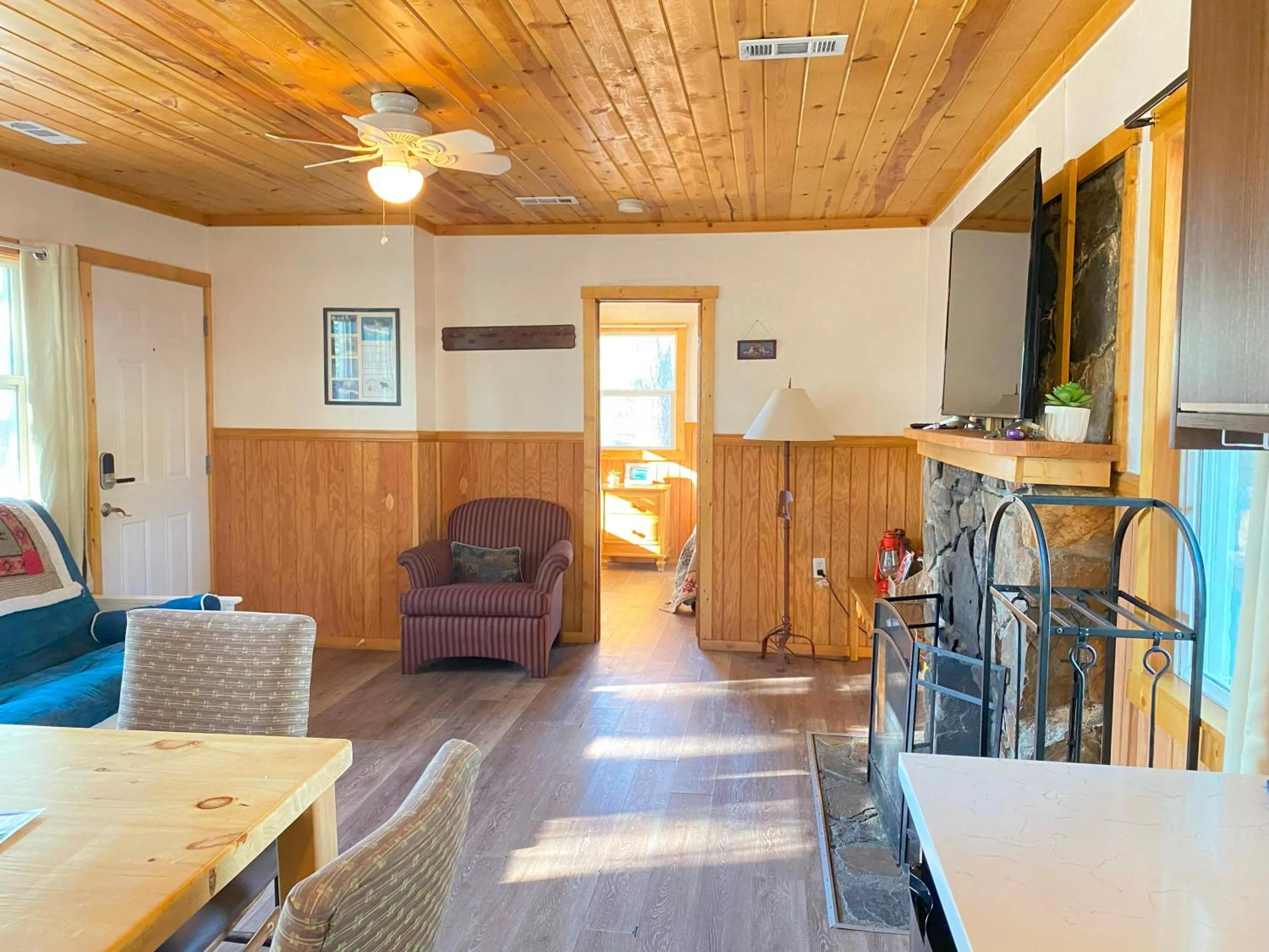 Living room in Blue Horizon Lodge