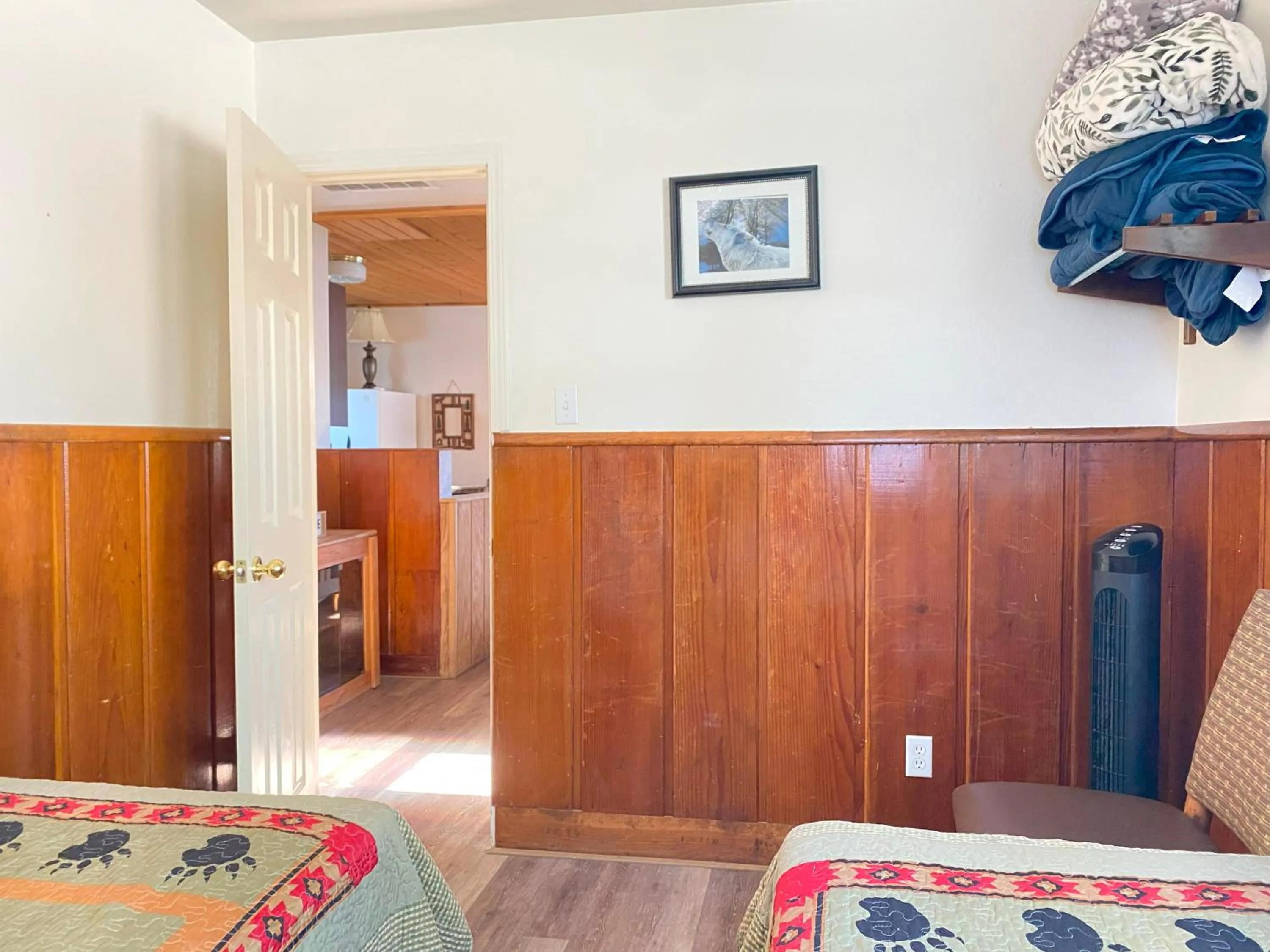 Bedroom, Bed in Blue Horizon Lodge