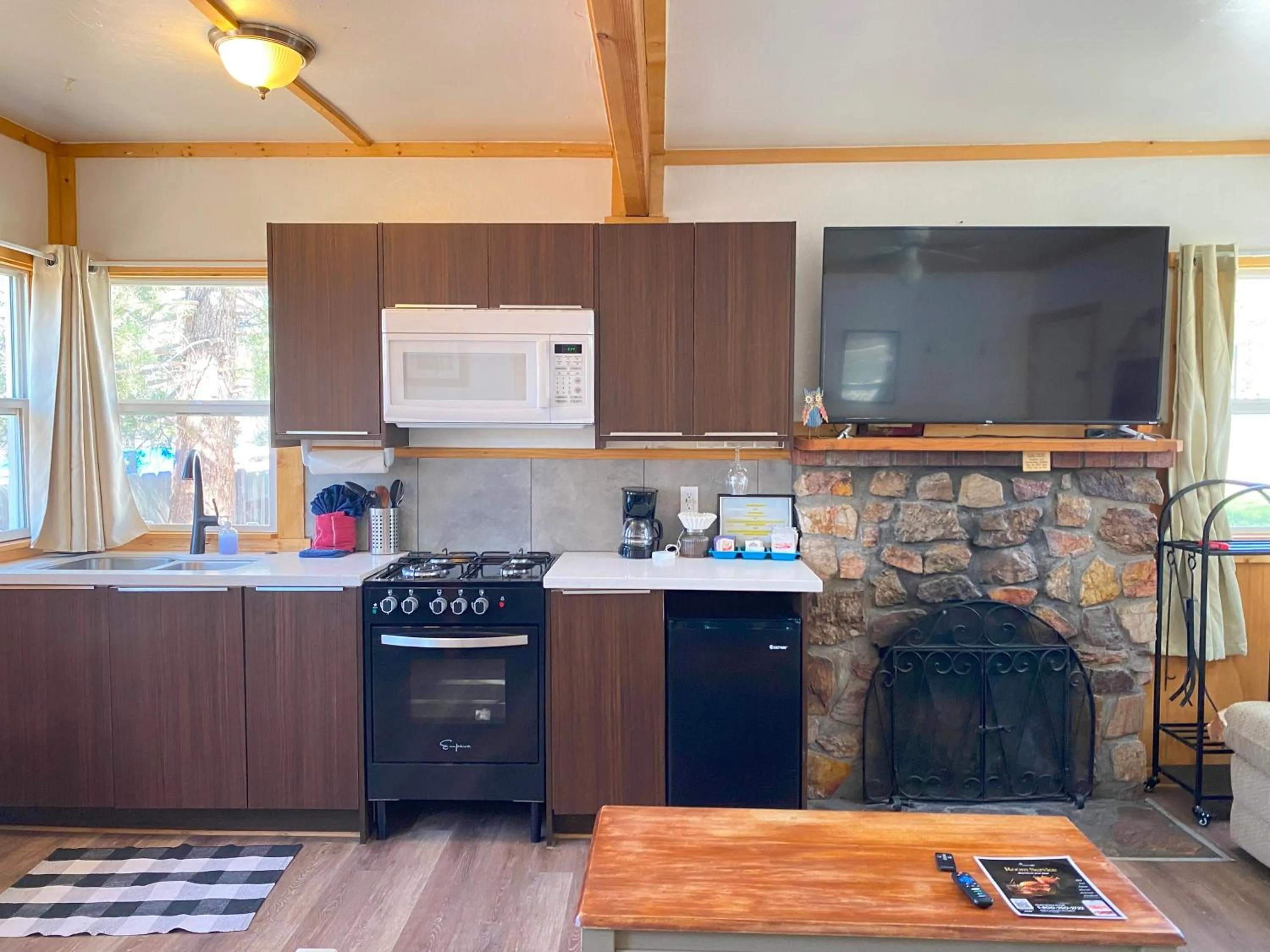 TV and multimedia in Blue Horizon Lodge