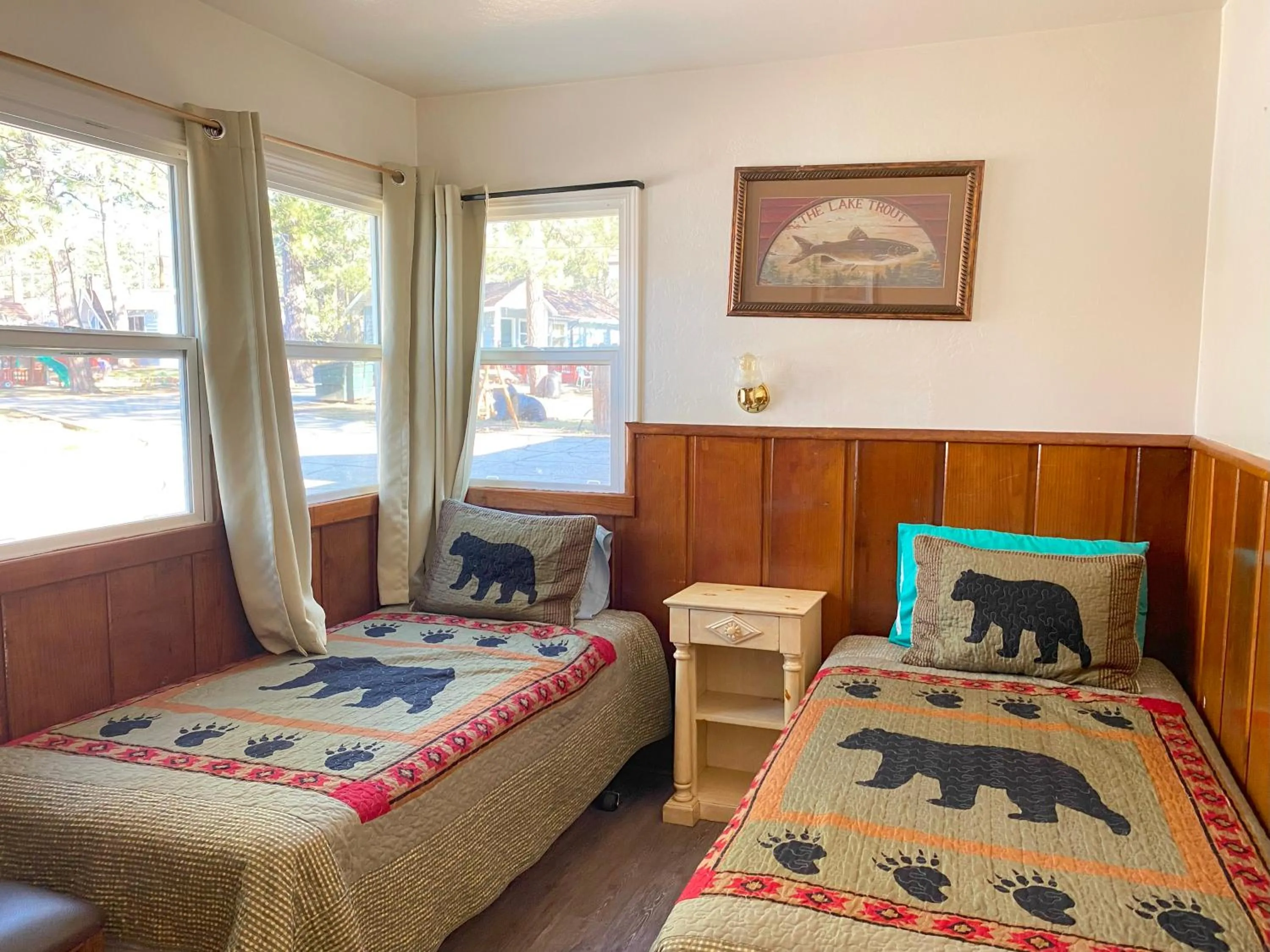 Bedroom, Bed in Blue Horizon Lodge