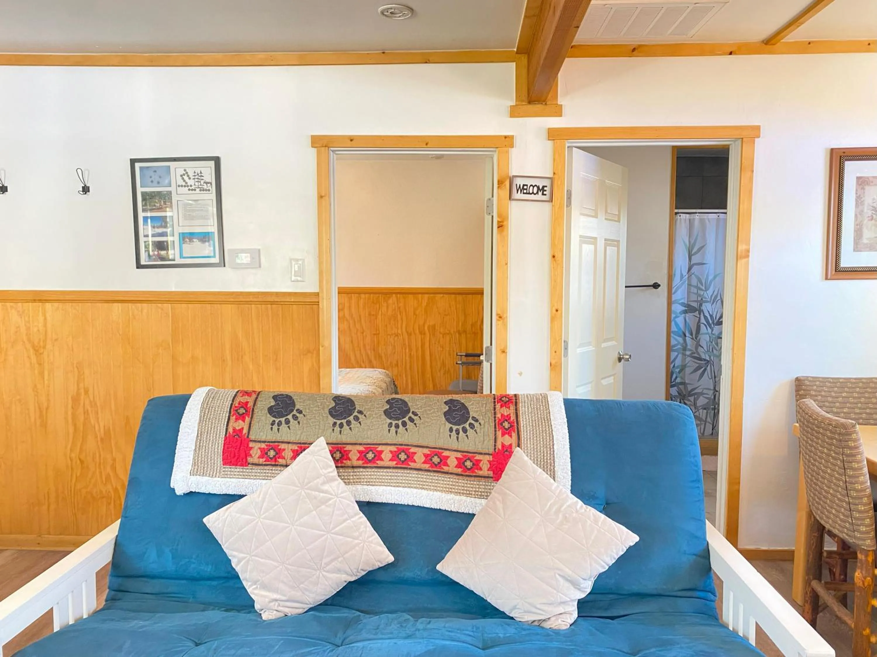 Living room in Blue Horizon Lodge