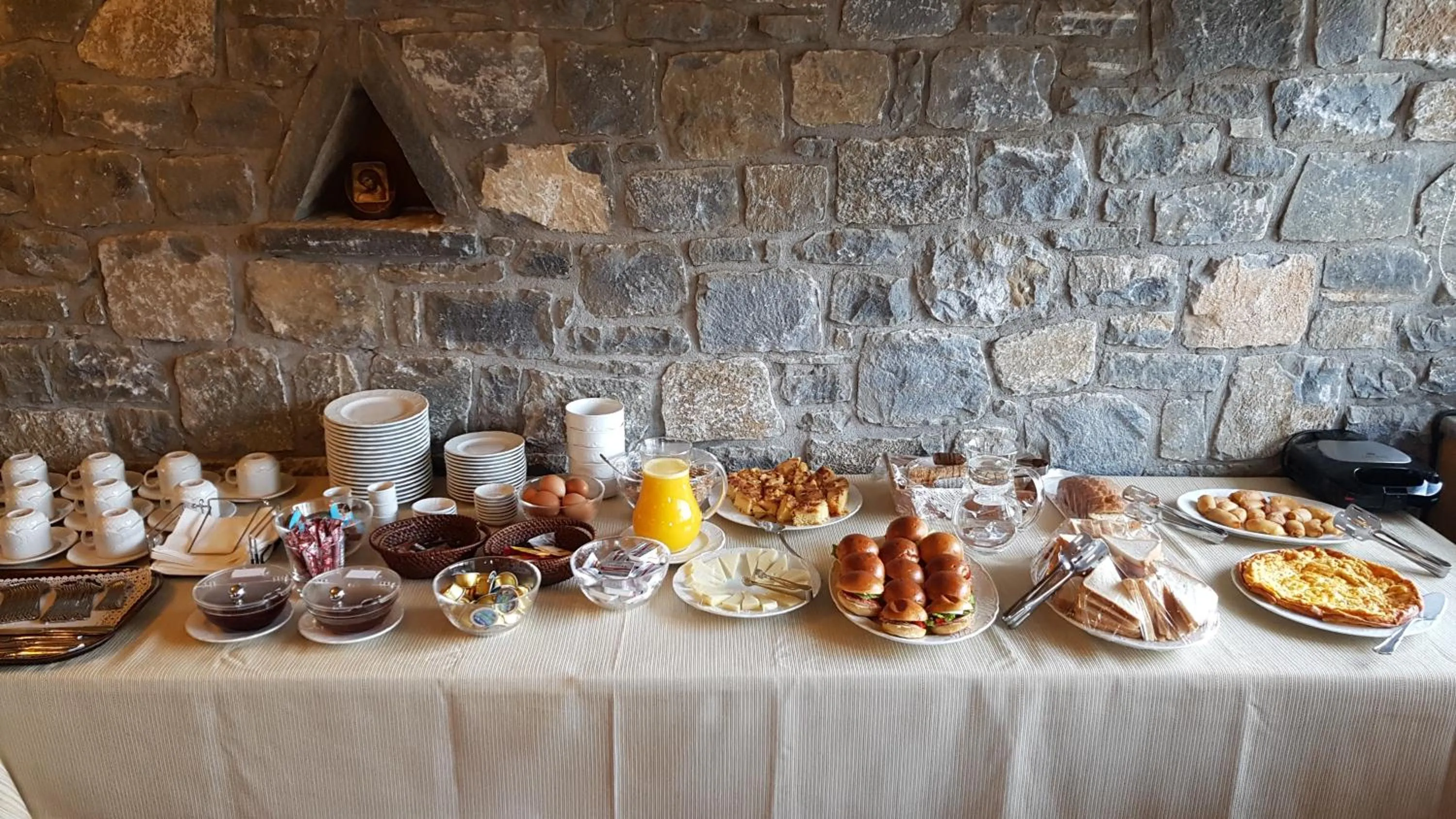 Buffet breakfast in Aiora Guesthouse