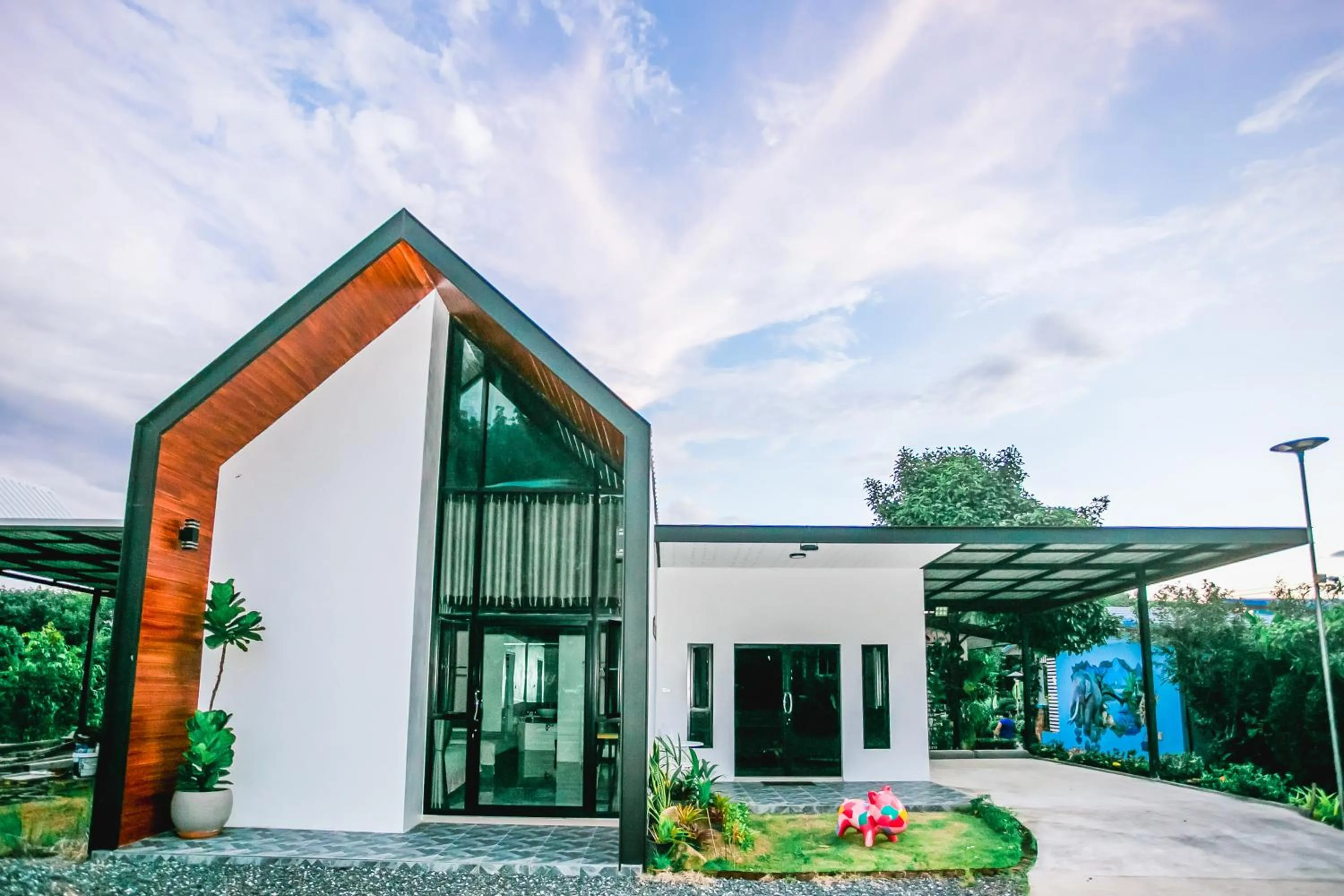 Property building in Baan Suan Mee Tang