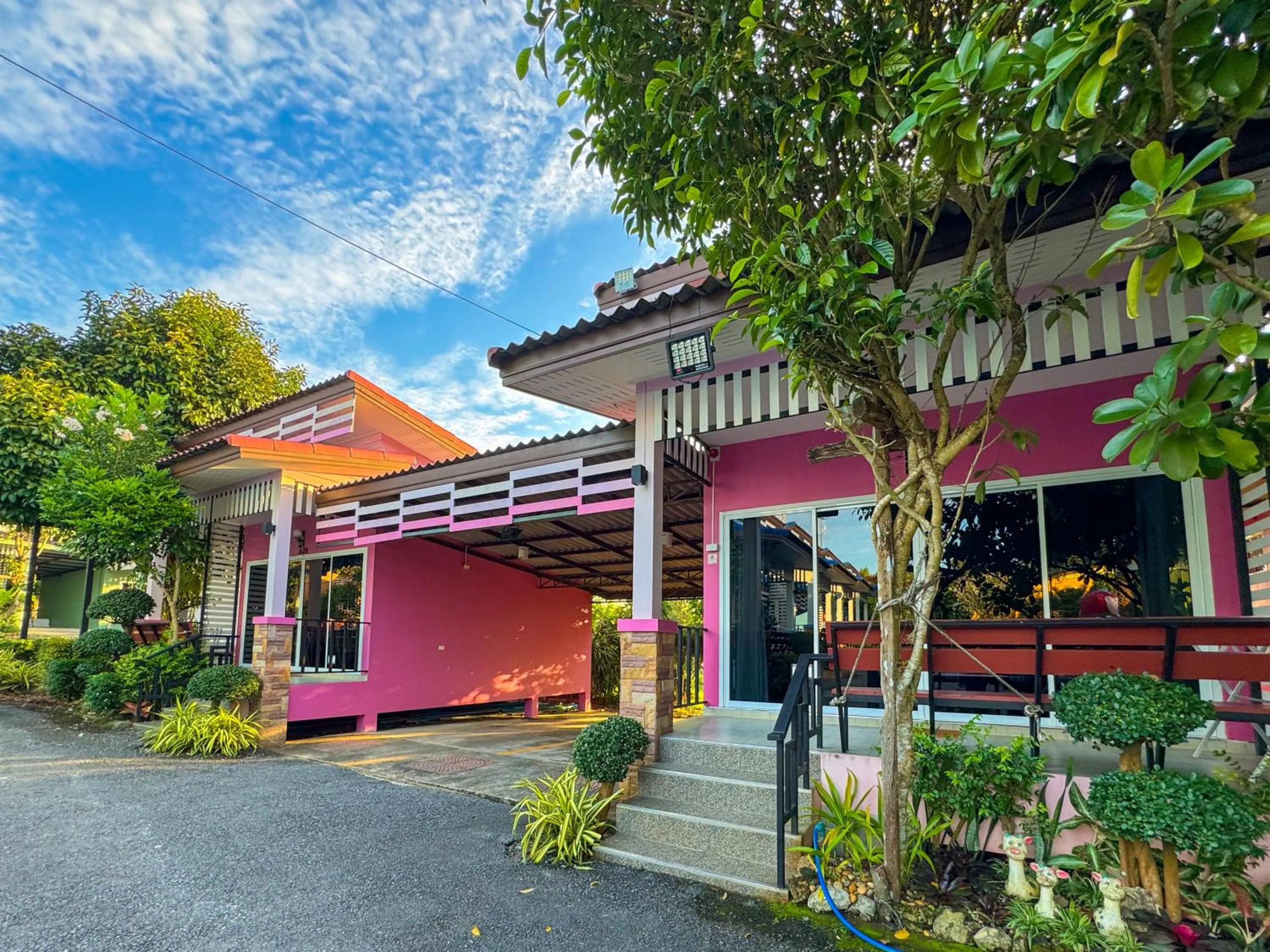 Property building in Baan Suan Mee Tang