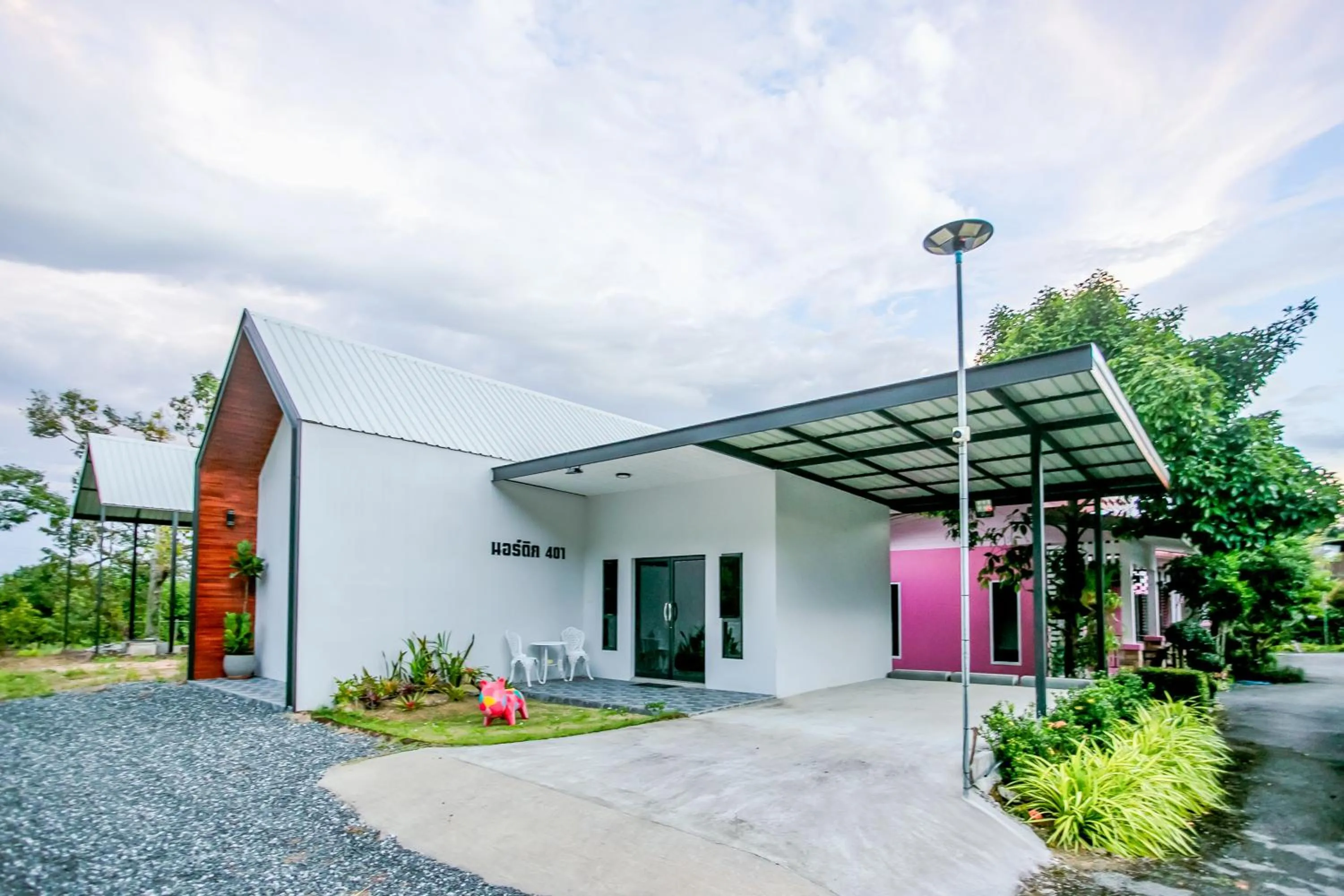 Property building in Baan Suan Mee Tang