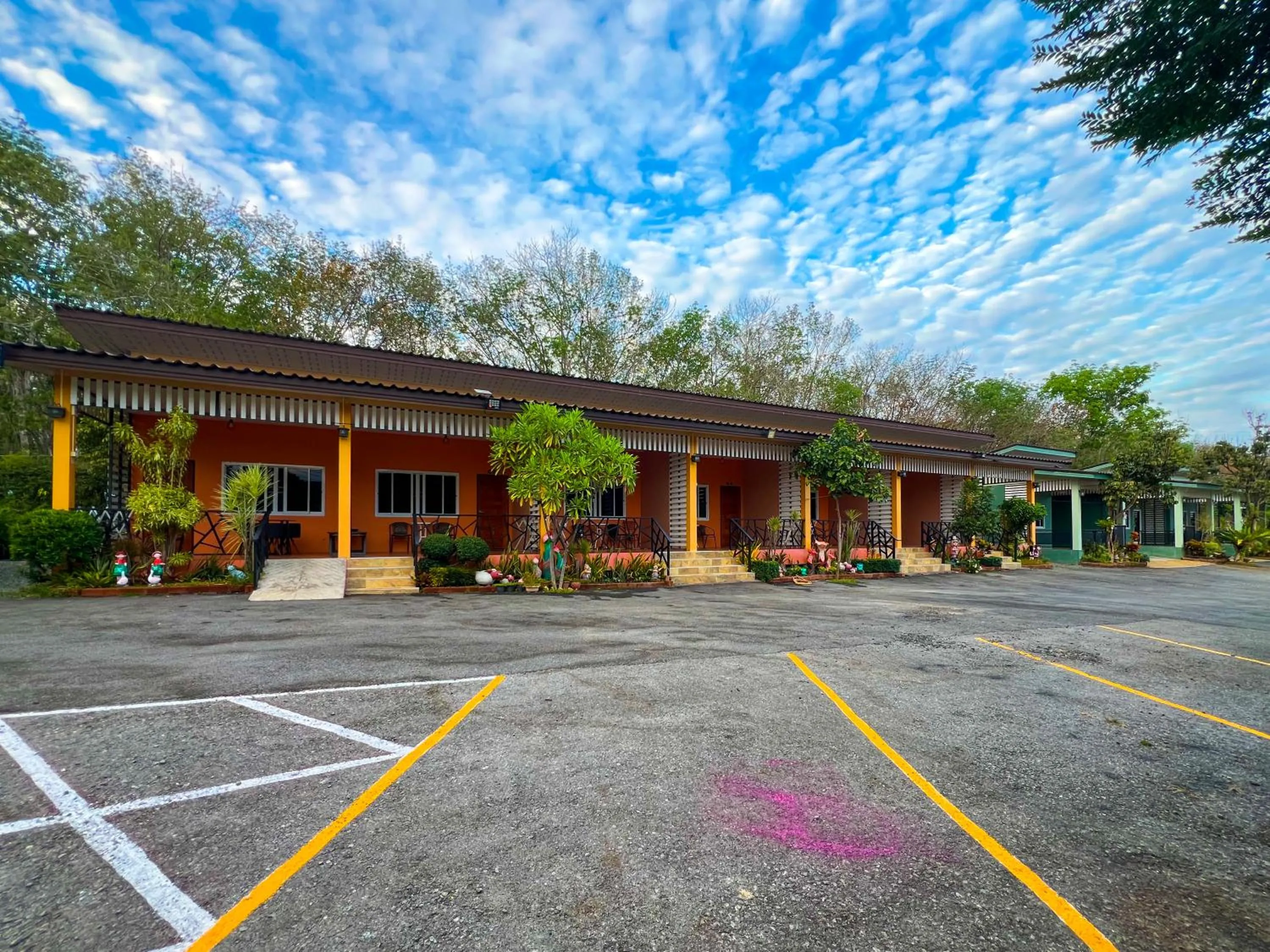 Property building in Baan Suan Mee Tang