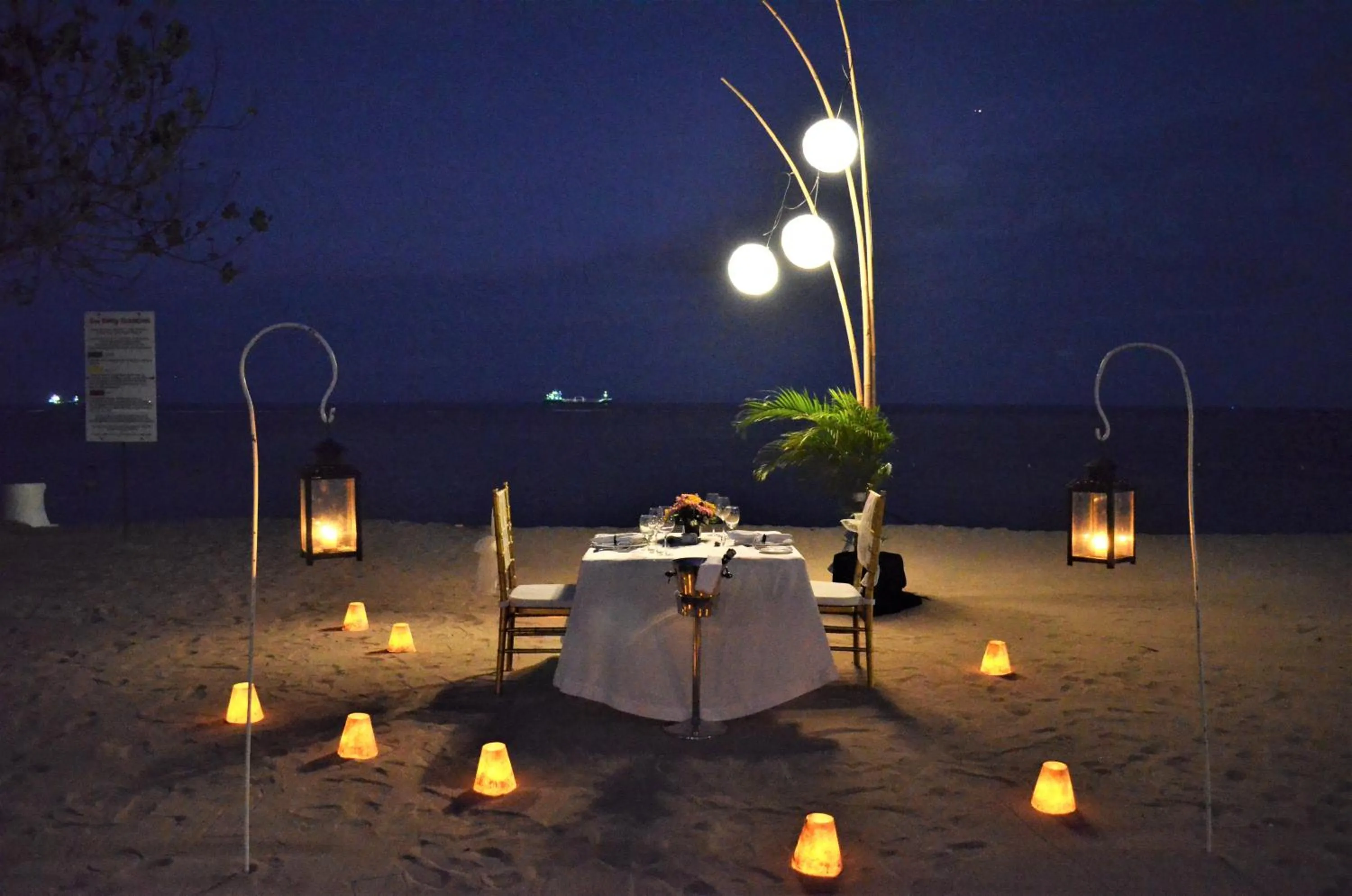 Restaurant/places to eat in Hotel Nikko Bali Benoa Beach