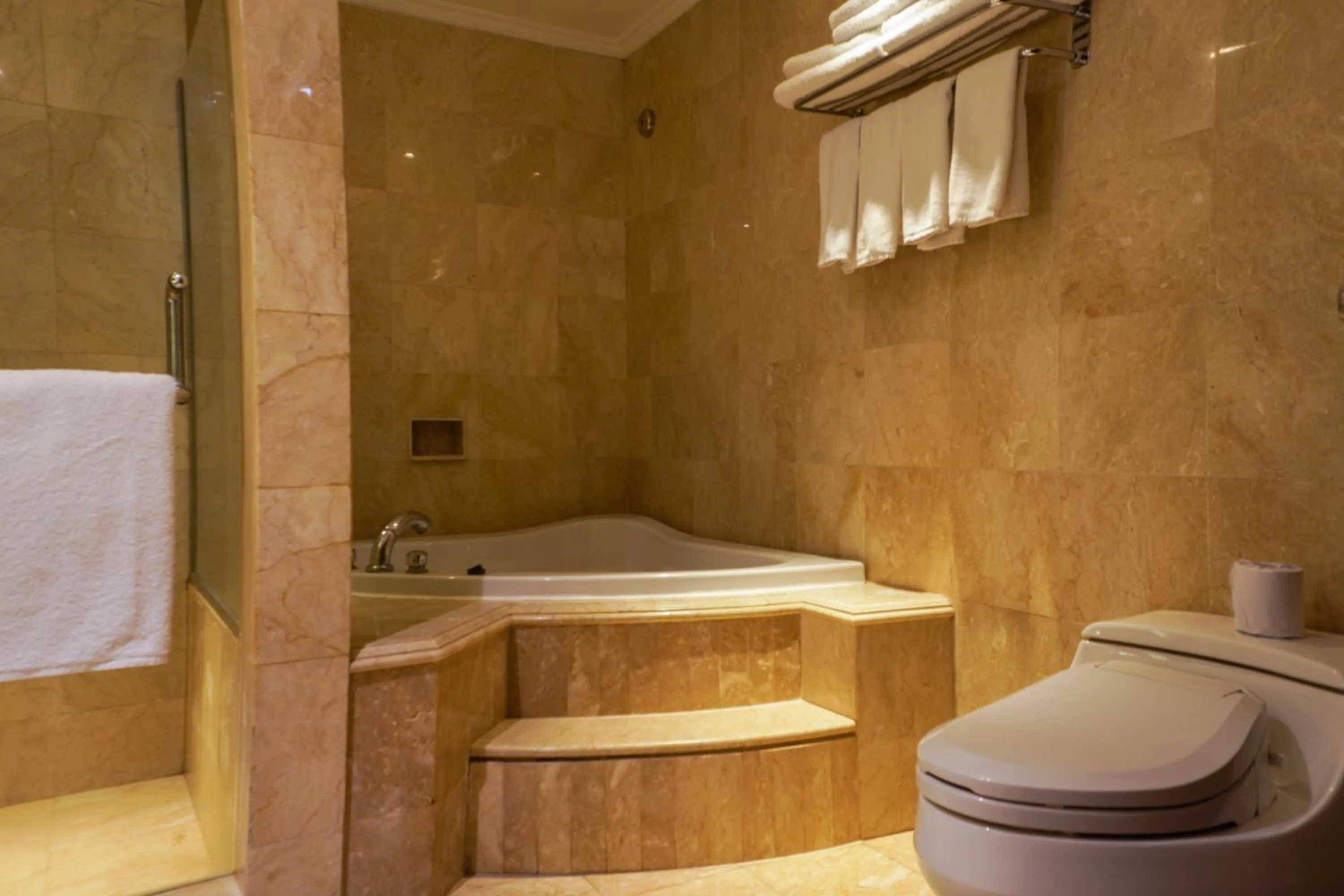 Bathroom in Hotel Nikko Bali Benoa Beach