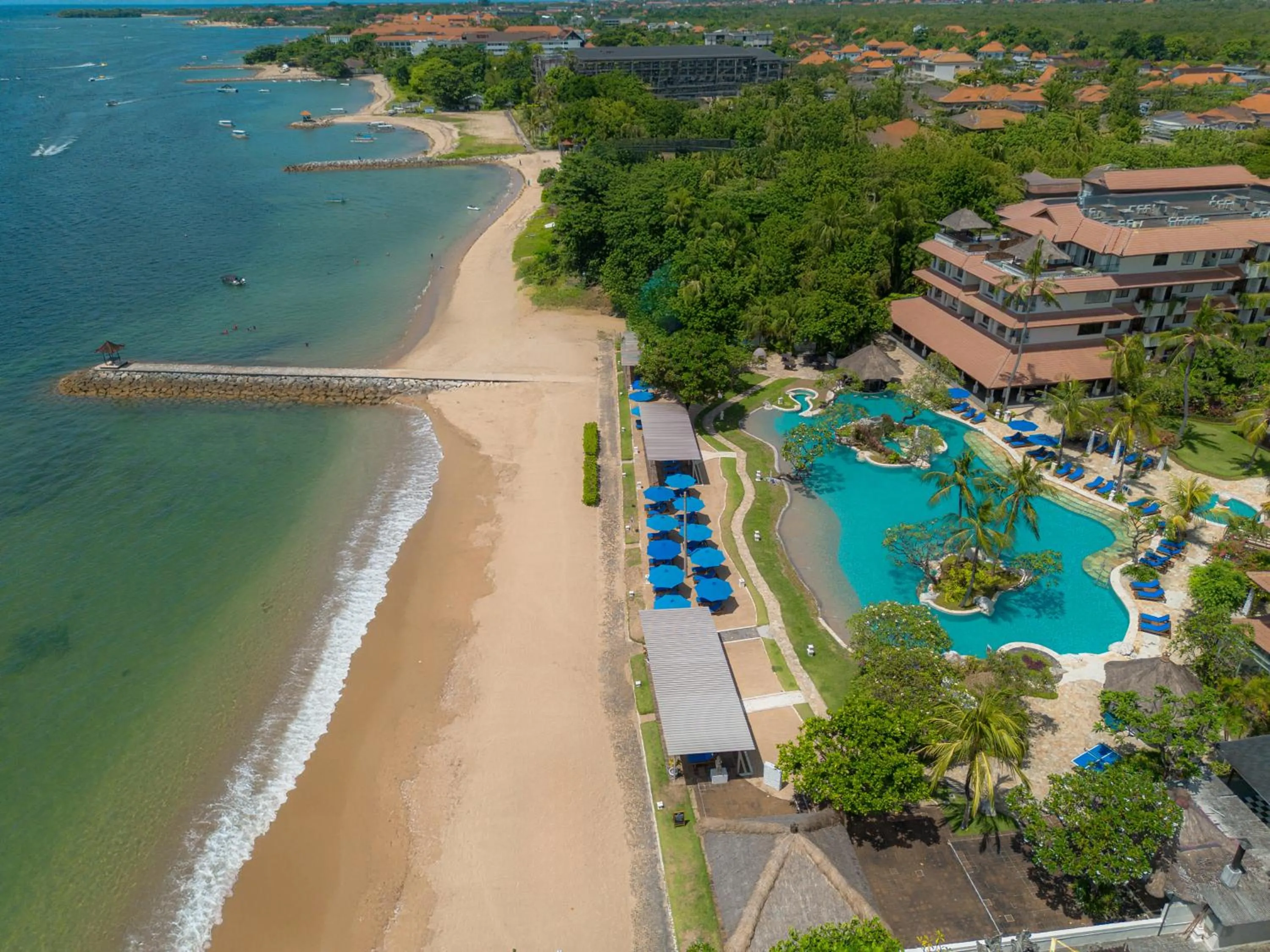 Swimming pool in Hotel Nikko Bali Benoa Beach