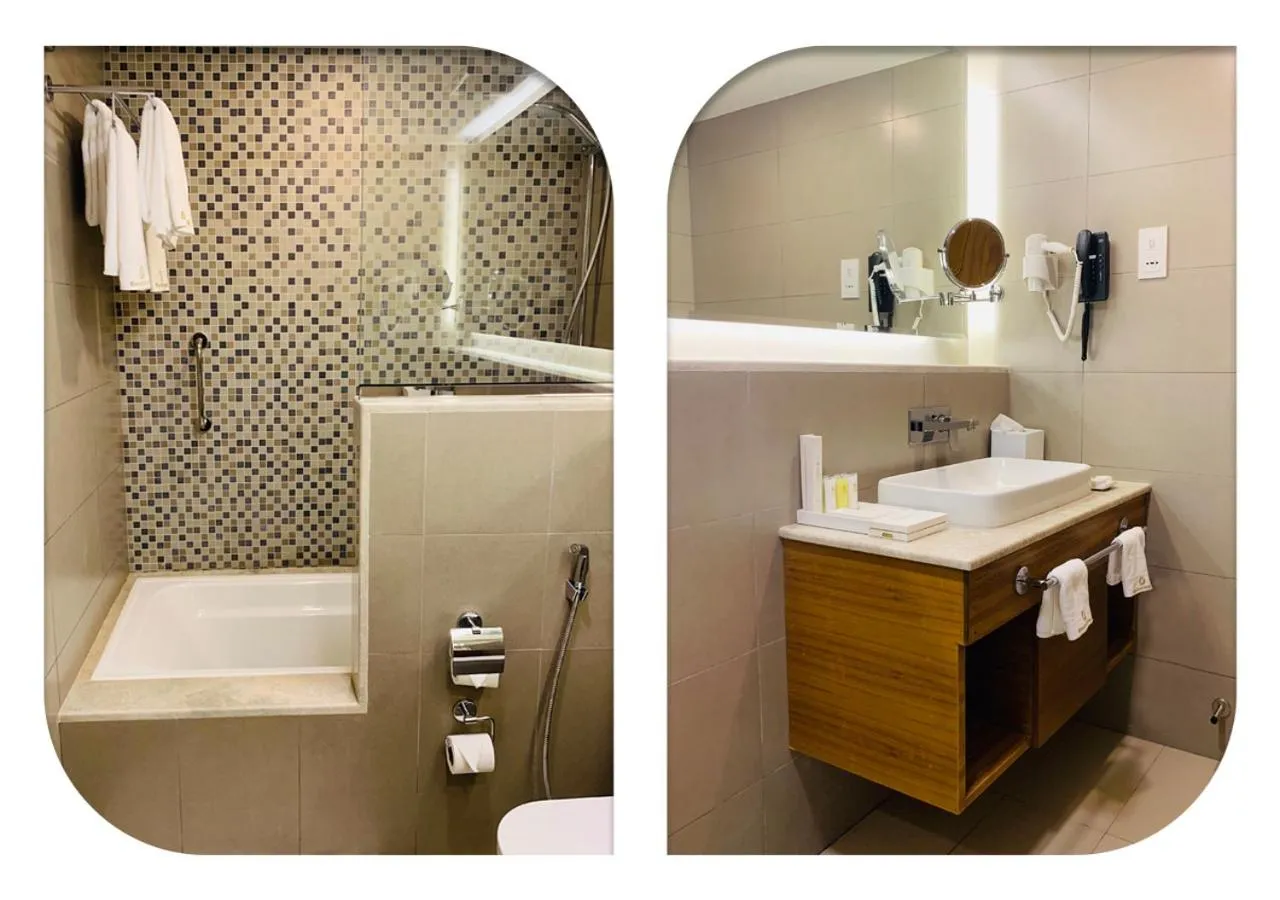 Shower in Belad Bont Resort