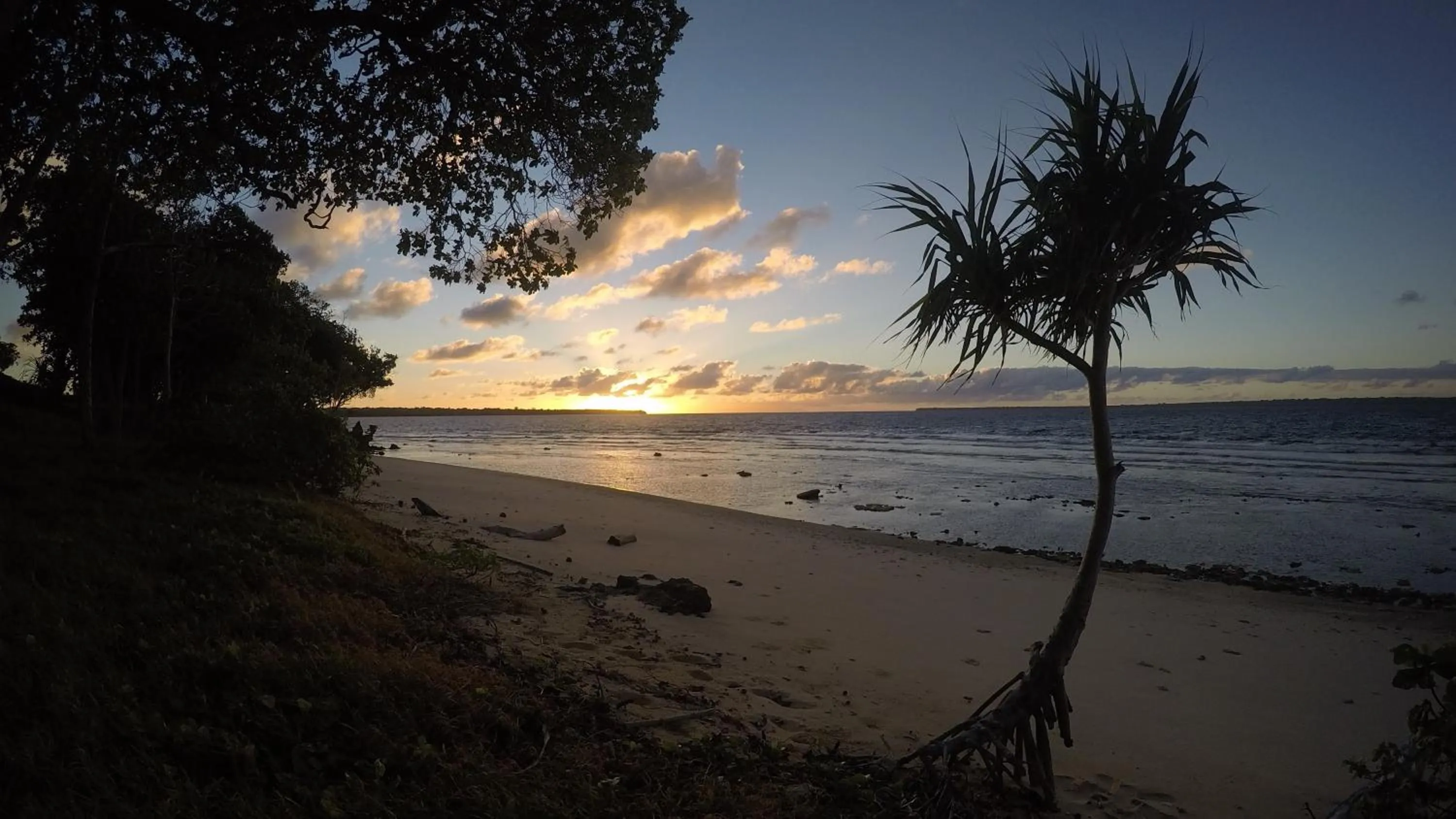 Beach in Aore Breeze