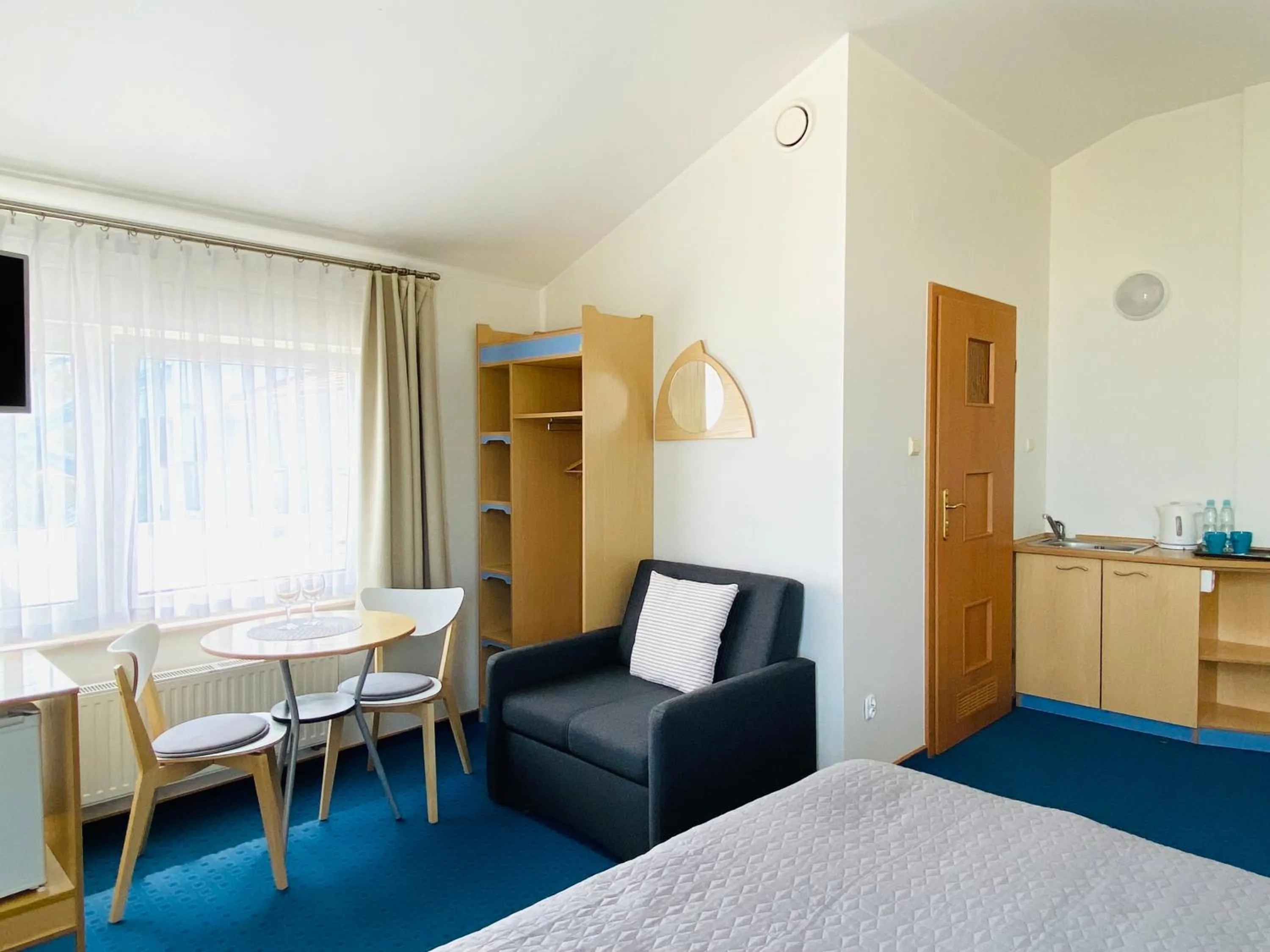 Photo of the whole room, Bed in Yacht Club Residence Sopot