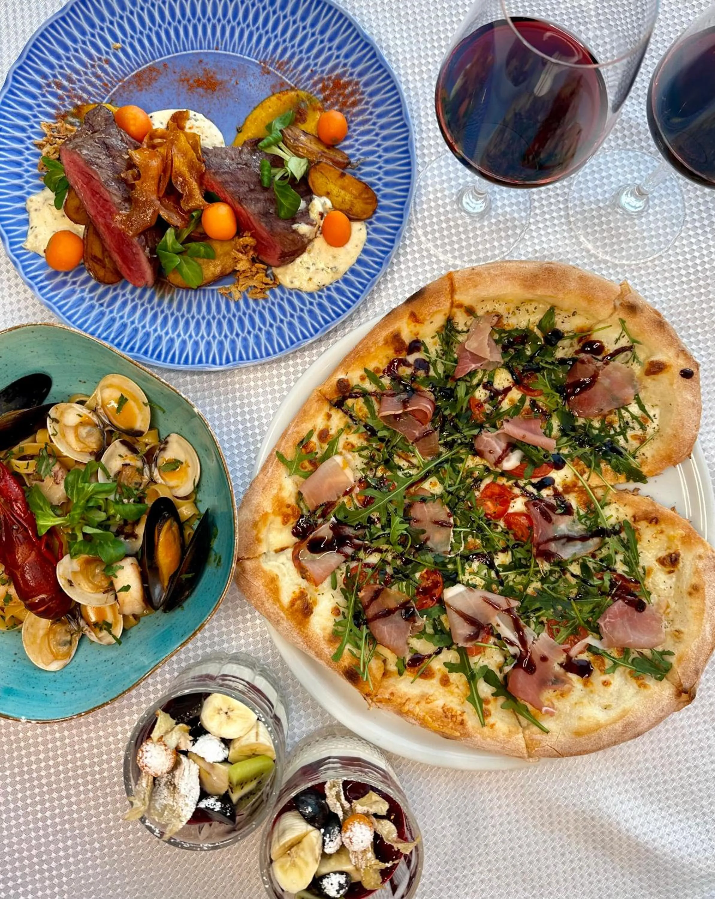 Food and drinks in Yacht Club Residence Sopot