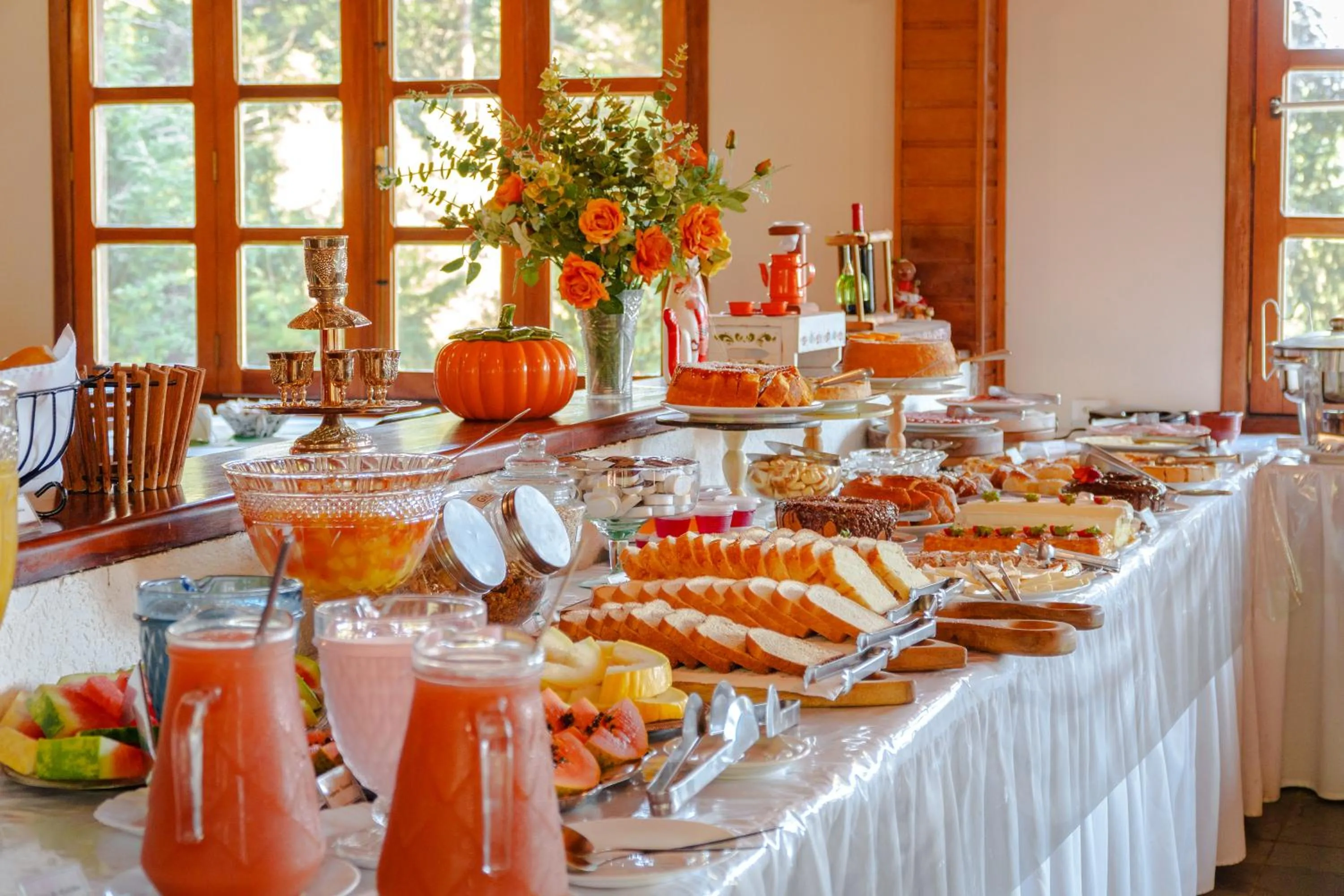 Food and drinks in VELINN Recanto das Hortencias Hotel