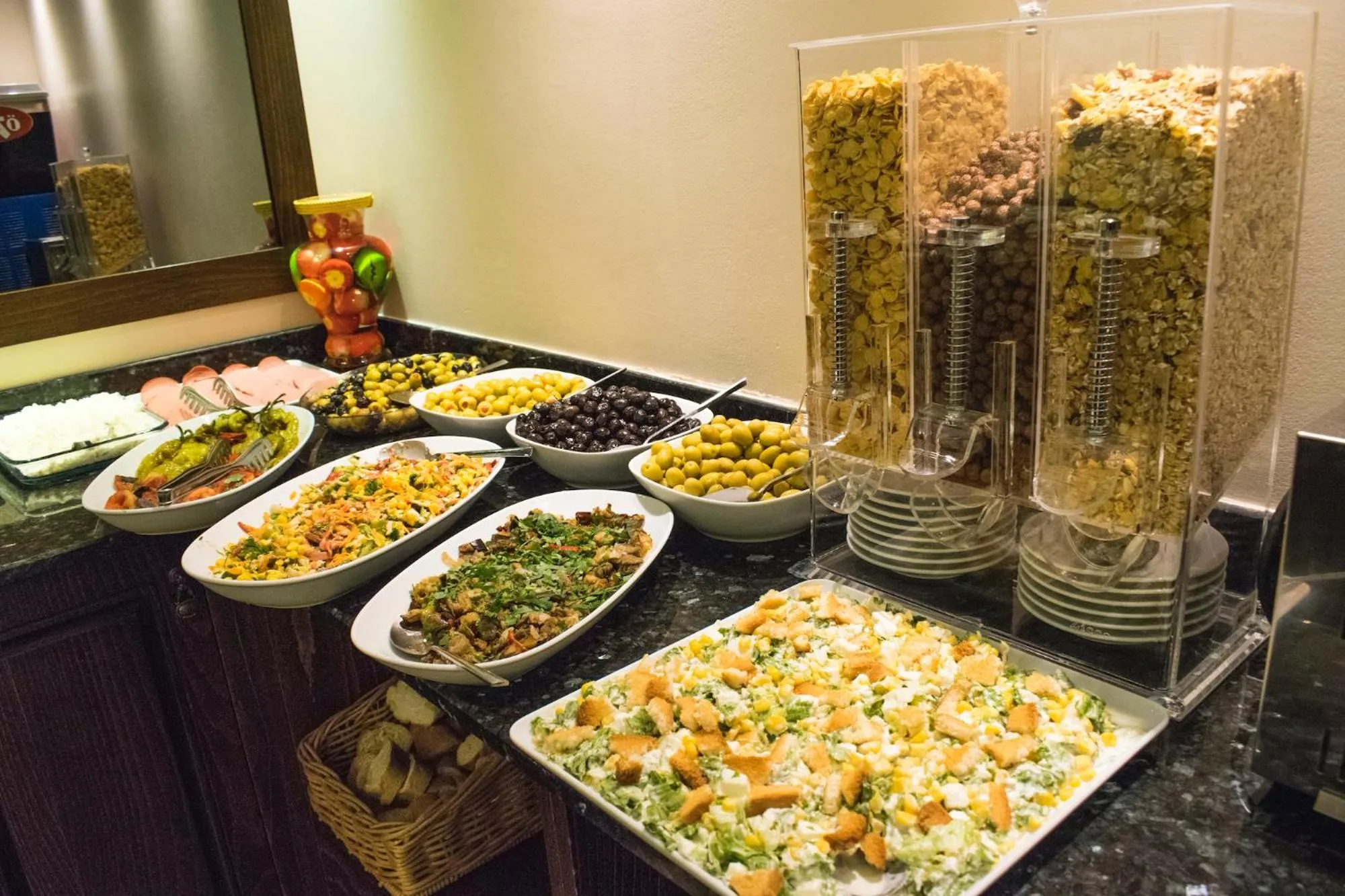 Restaurant/places to eat in Mekke Hotel Istanbul