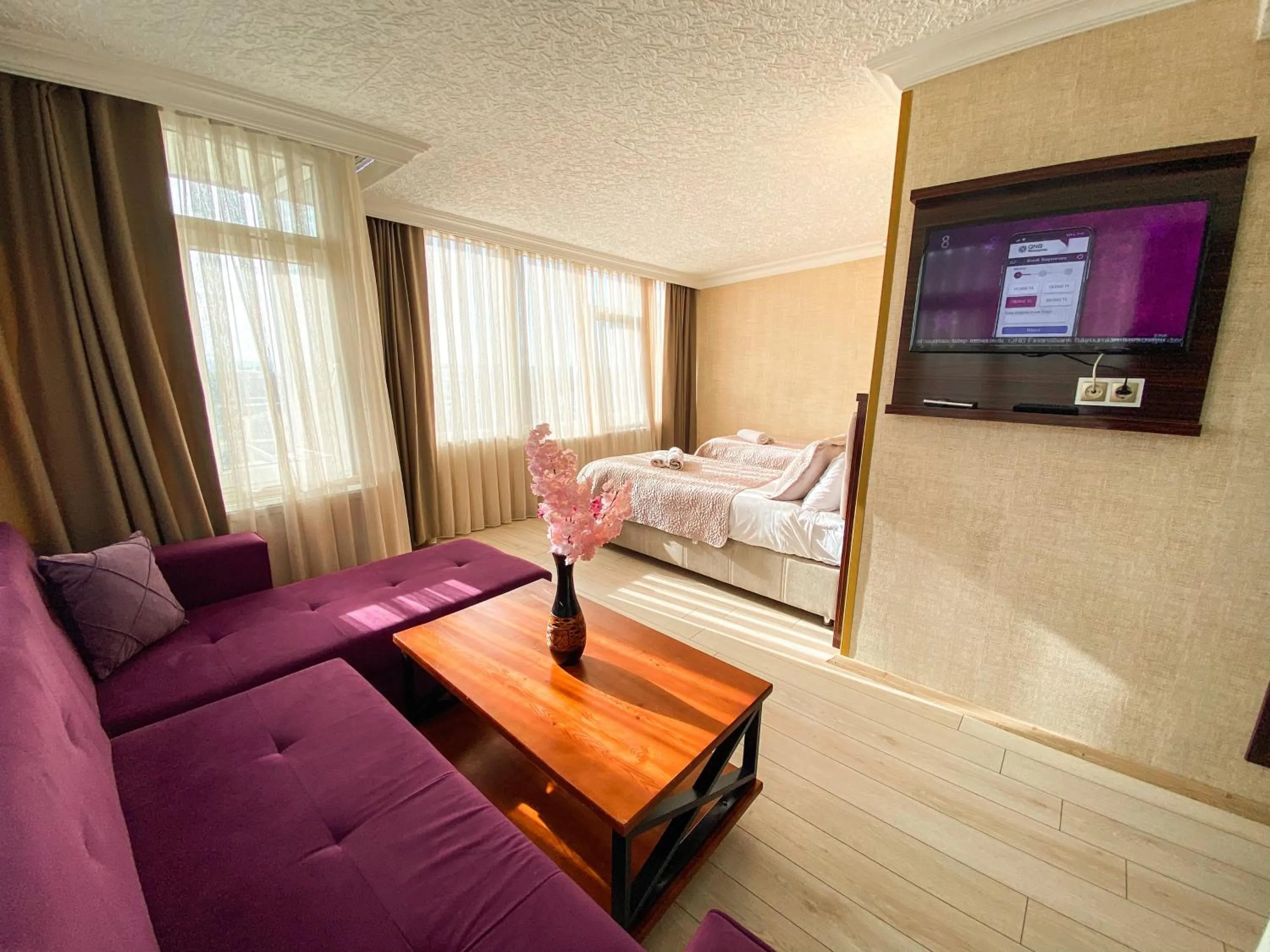 Seating area, Bed in Mekke Hotel Istanbul