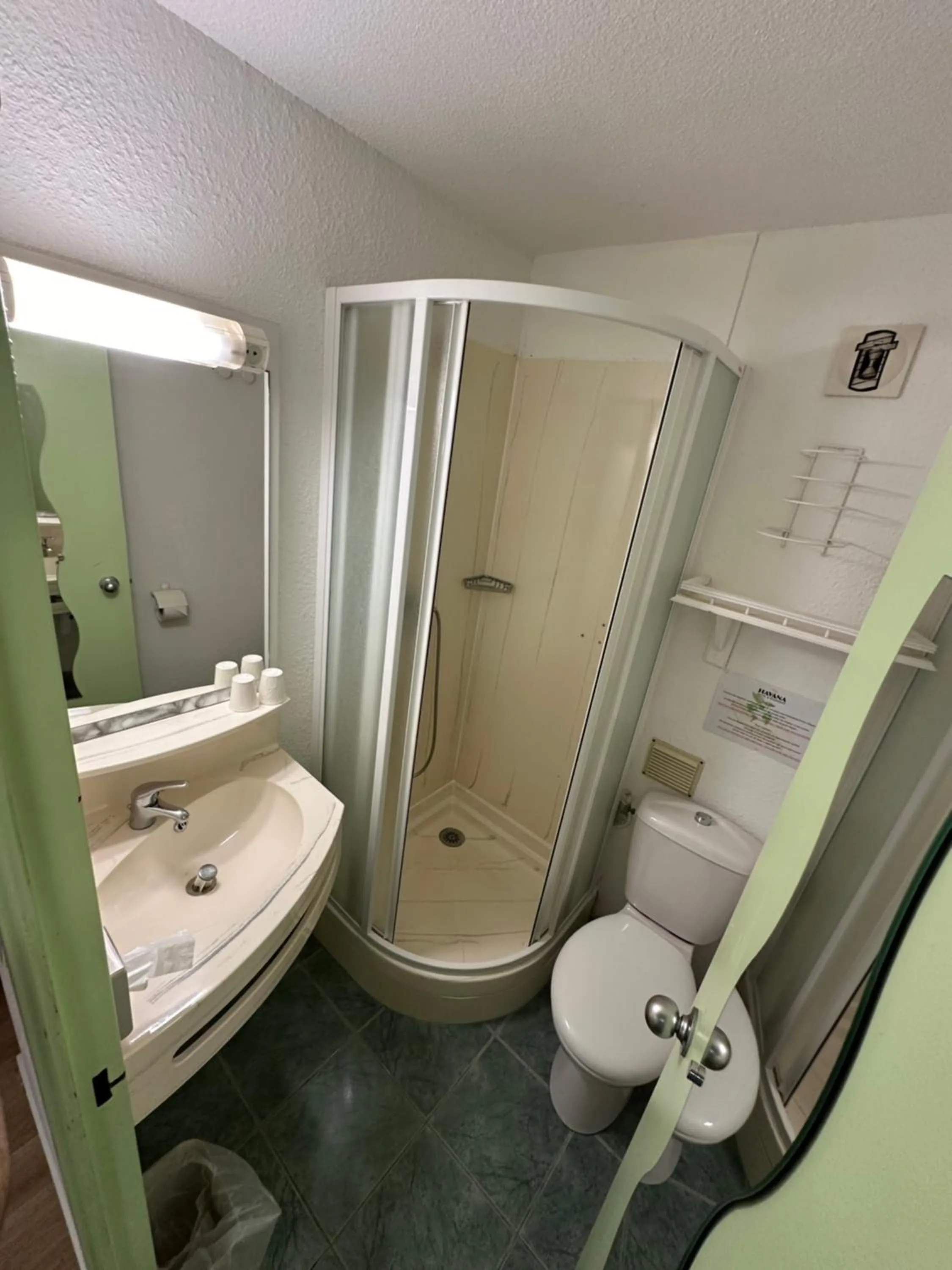 Shower in HAVANA Hôtel