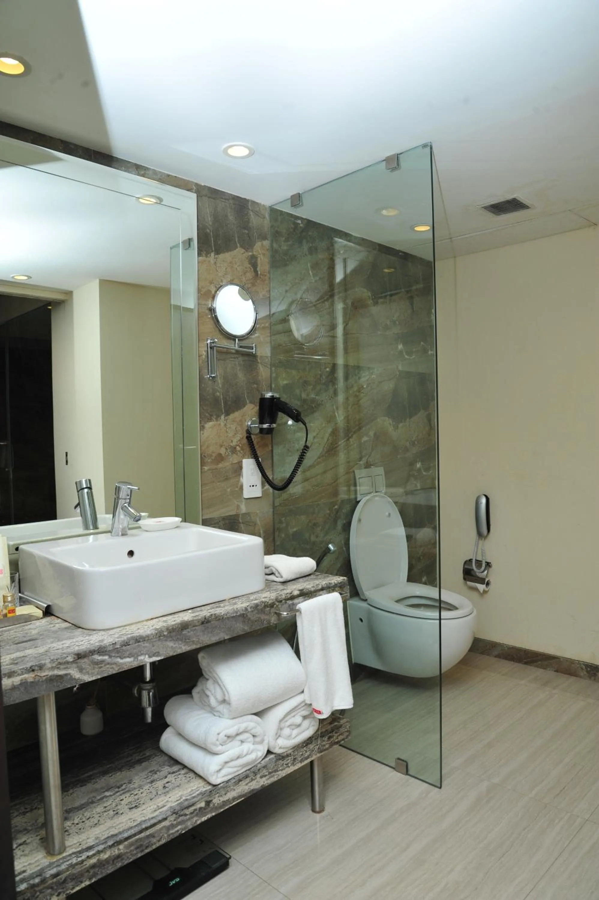 Shower in The Grand Bhagwati