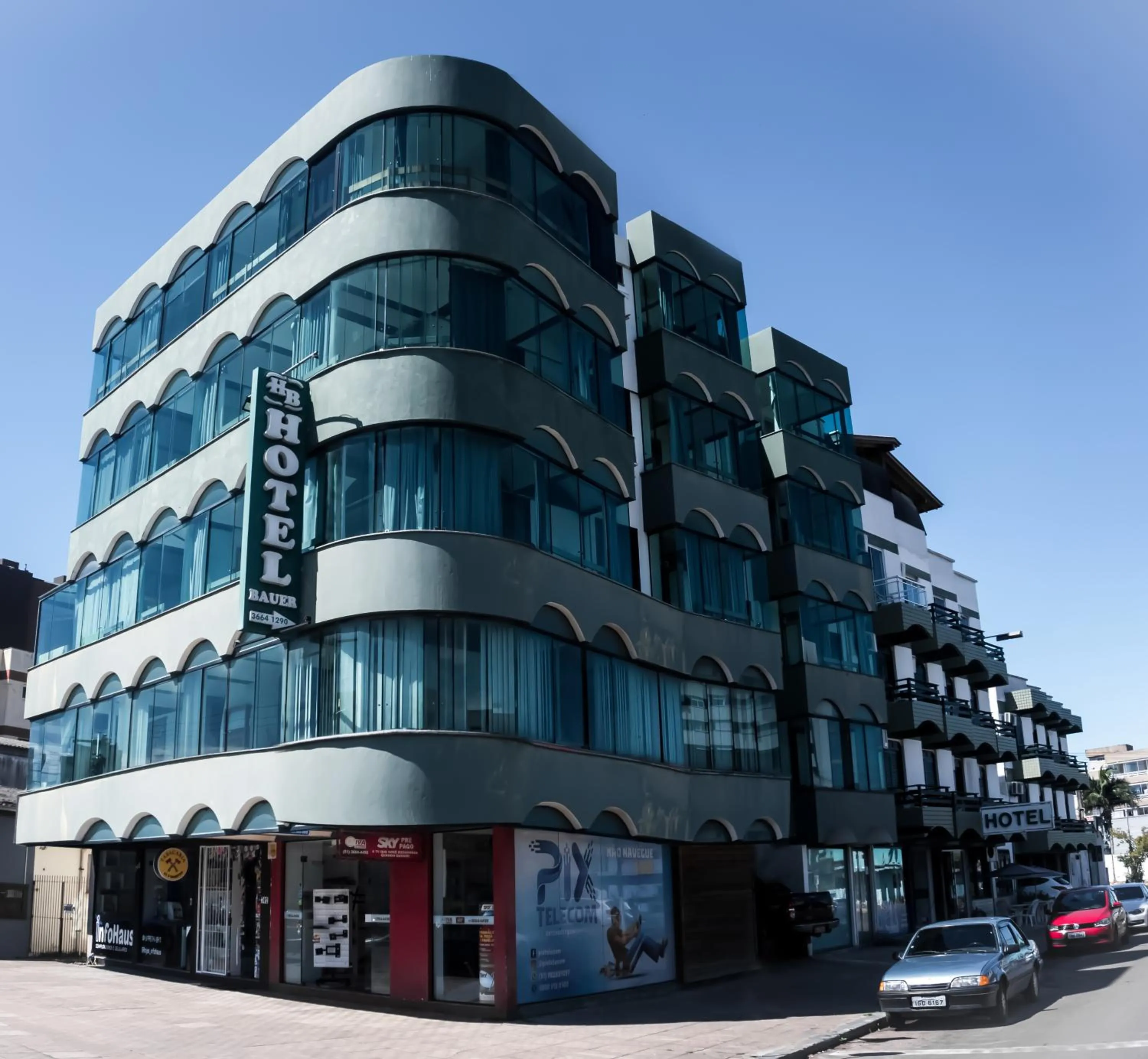 Property building in Hotel Bauer