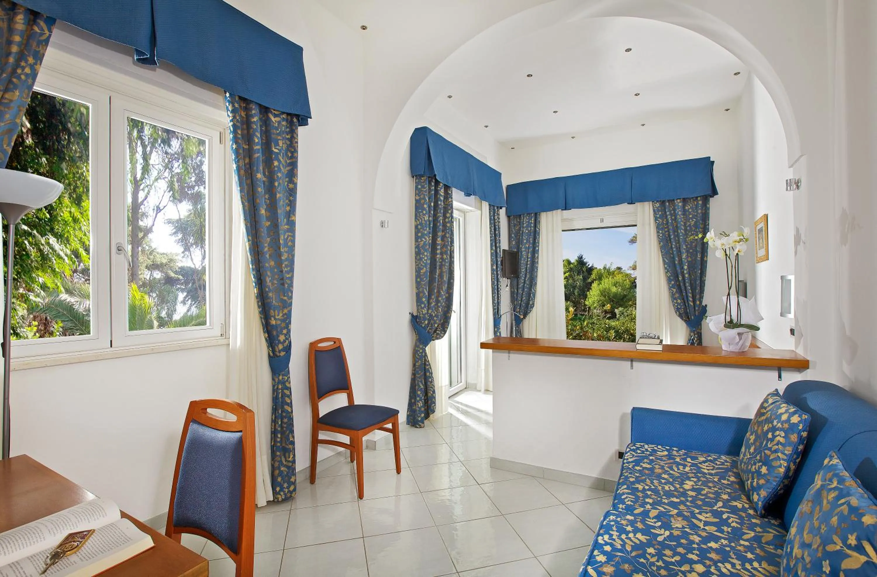 Seating area in Hotel San Michele