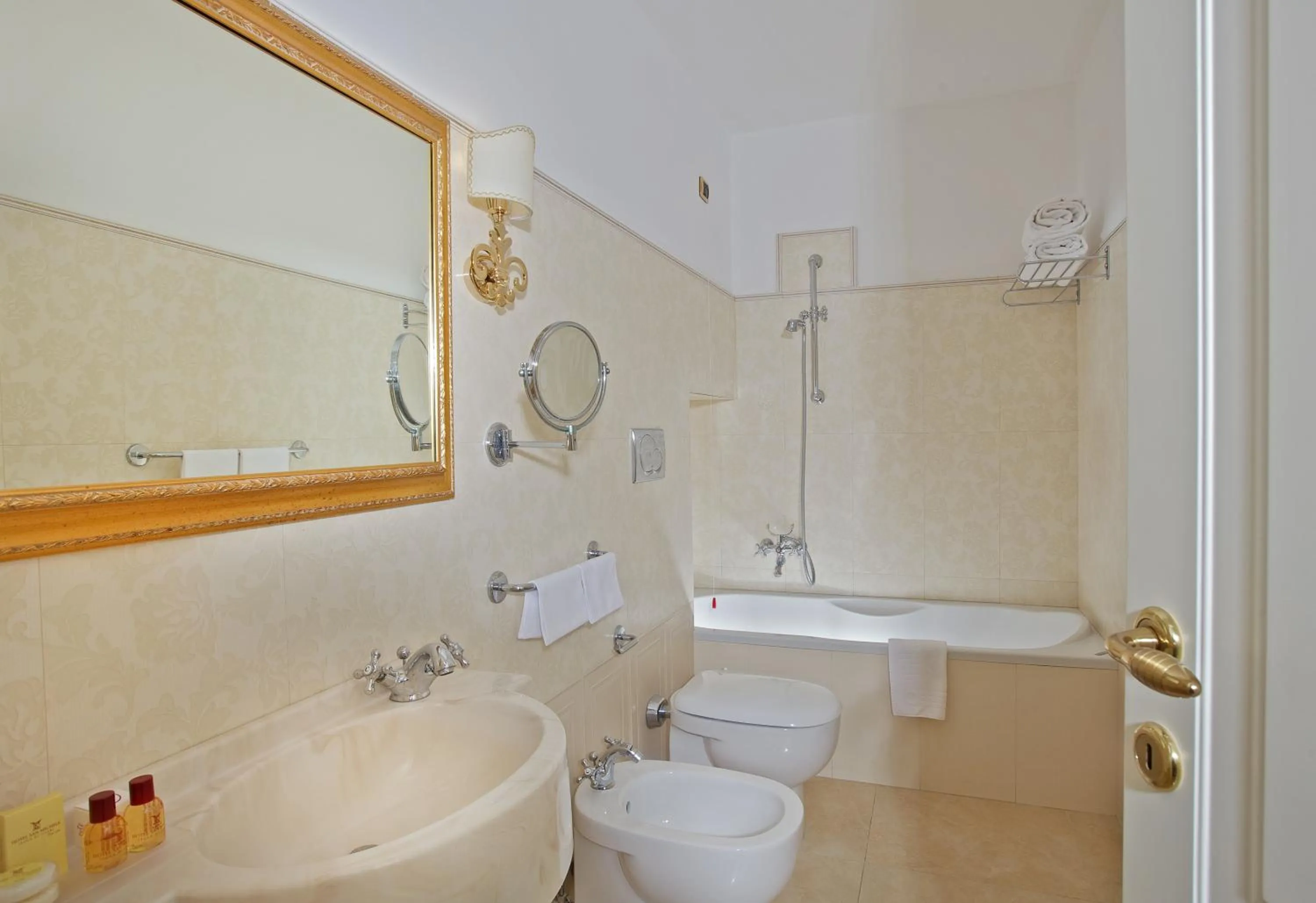 Bathroom in Hotel San Michele