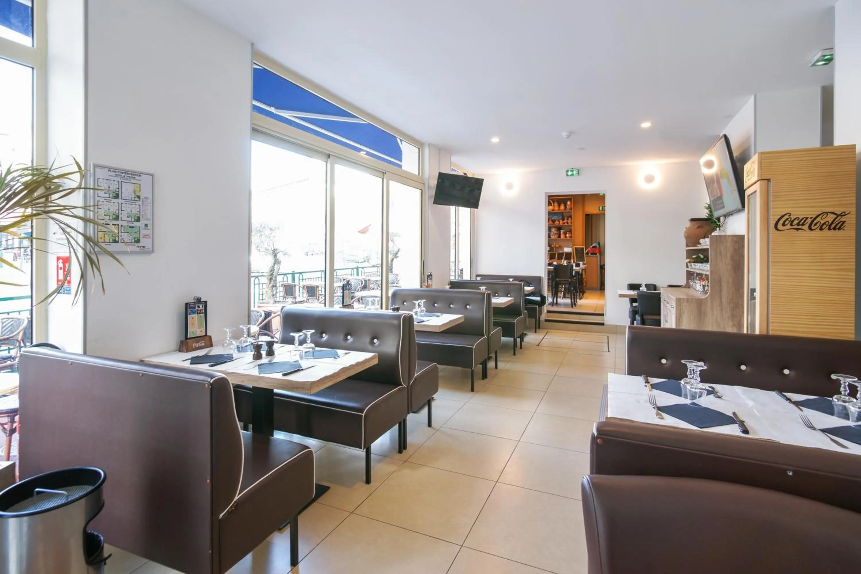 Restaurant/Places to Eat in Le Theatre