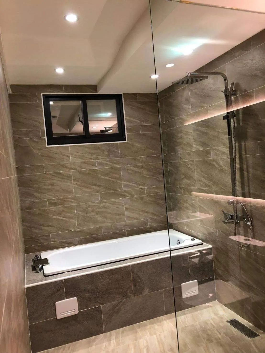 Deluxe Double Room with Bath in Lantan Fanyue Inn