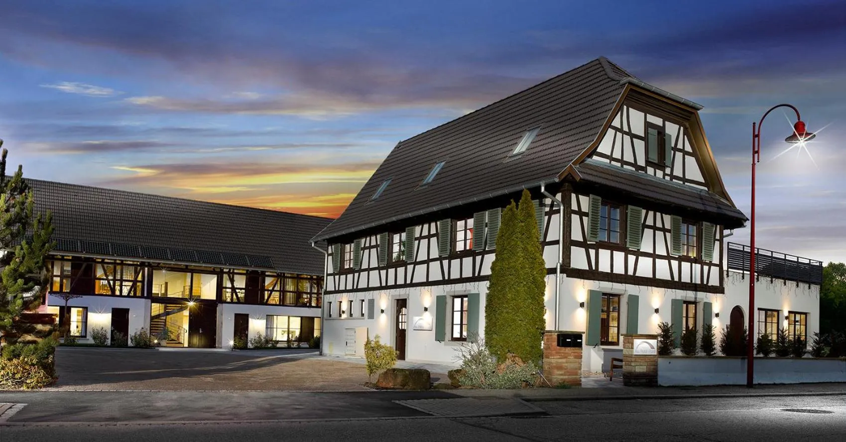 Facade/entrance in Hôtel Au Petit Pont