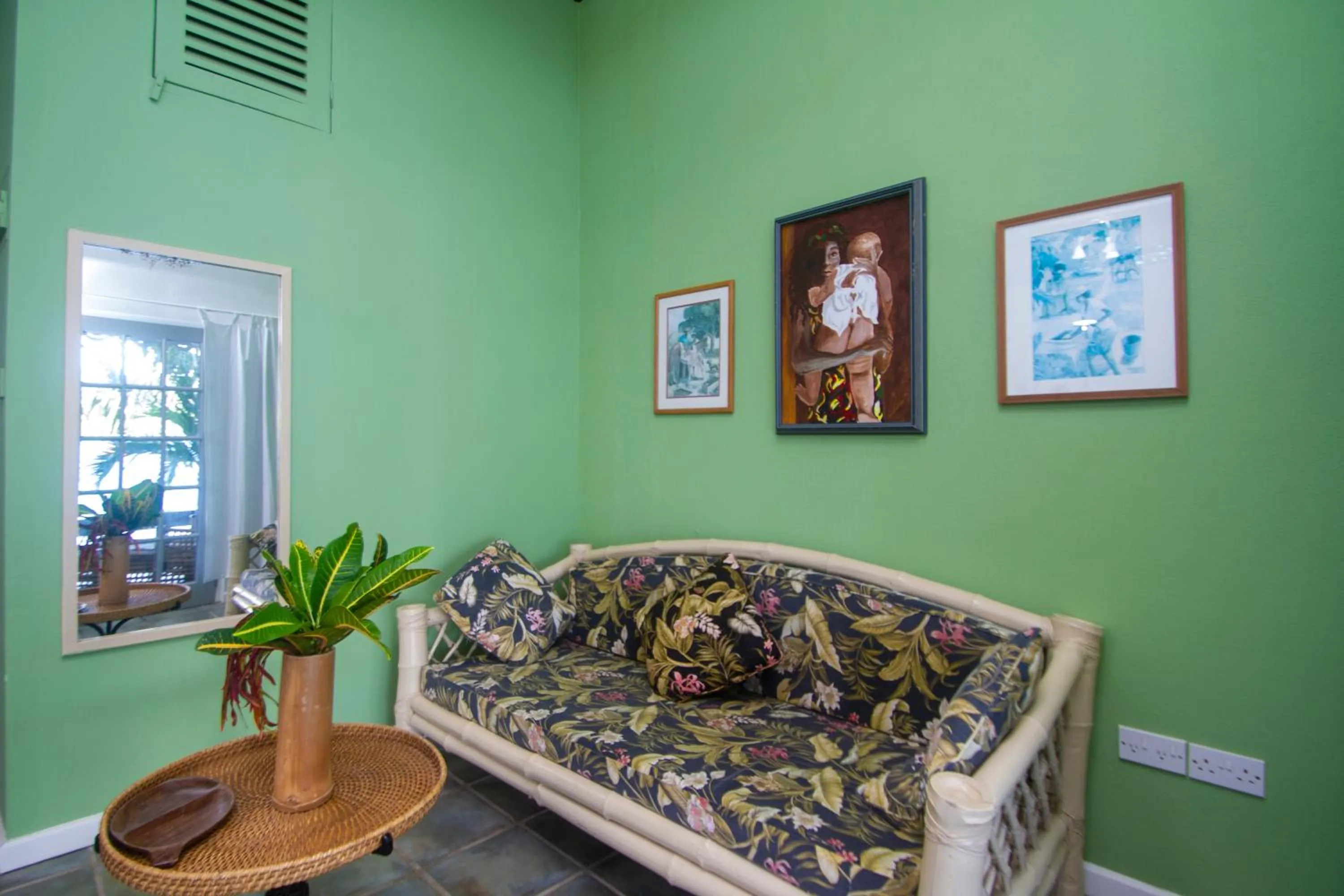 Seating area in Bequia Beachfront Villas