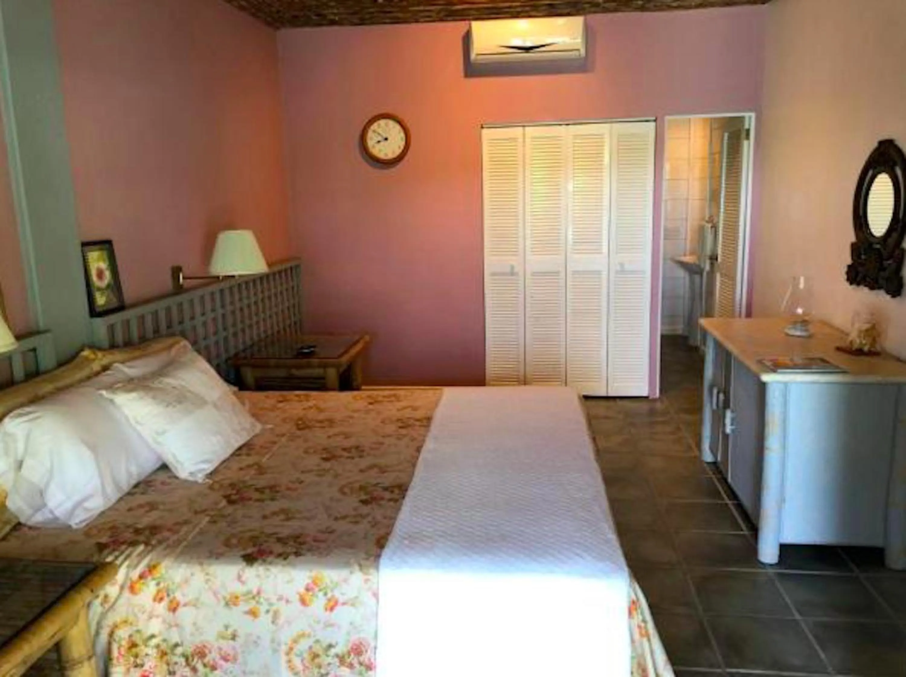 Bed in Bequia Beachfront Villas