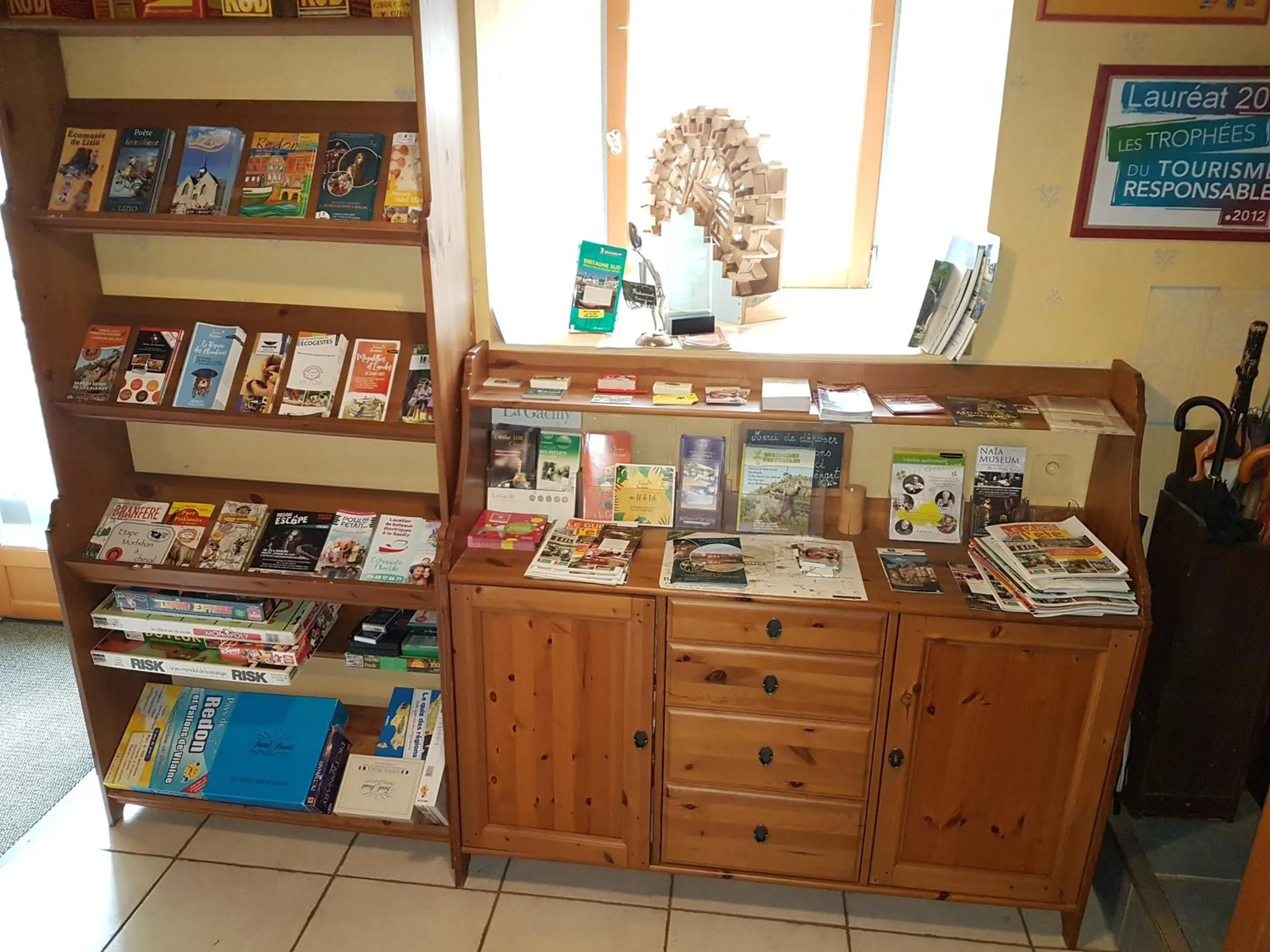 Communal lounge/ TV room in Le clos du Tay