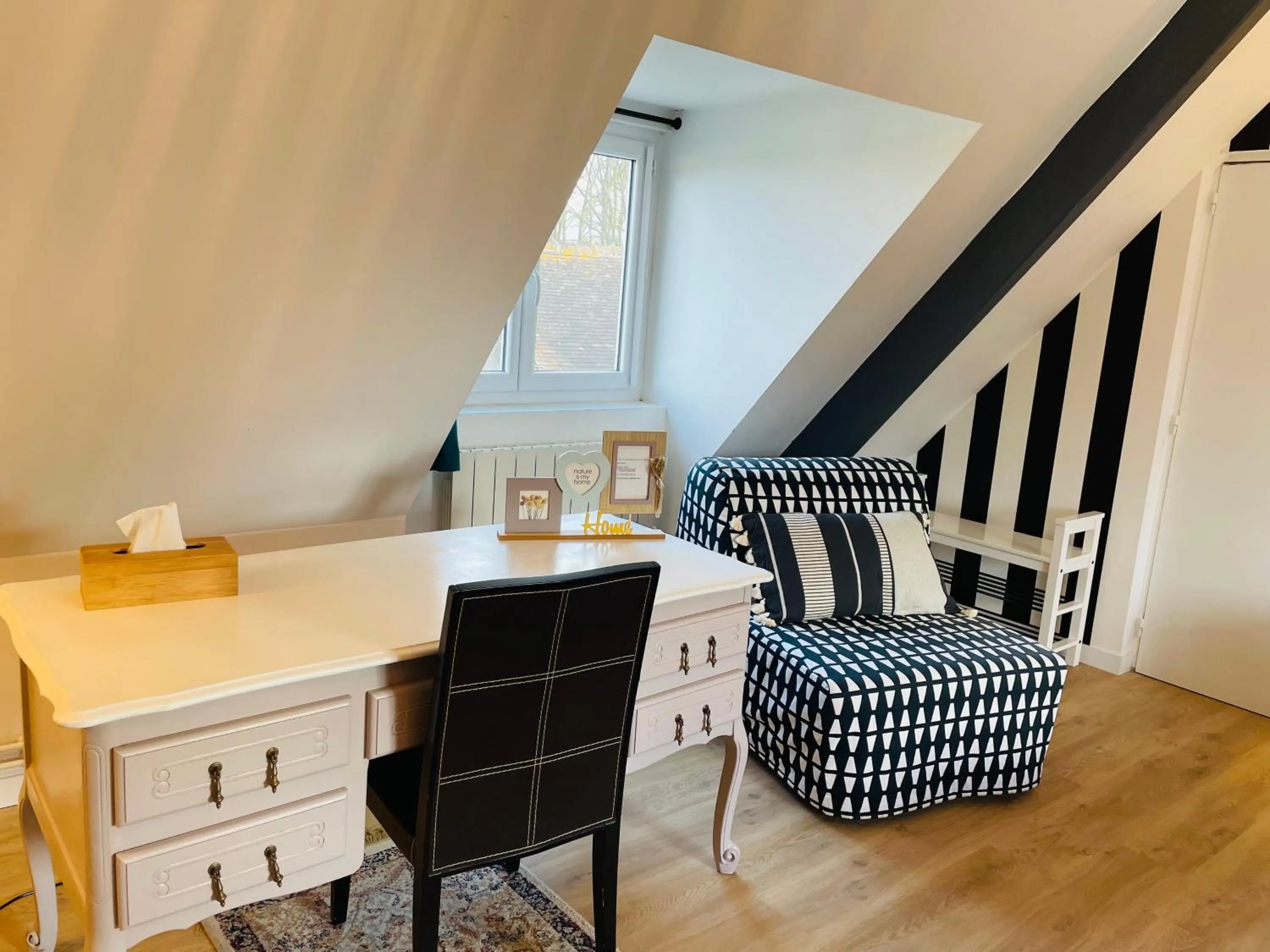 Seating area in Manoir de la Houlette