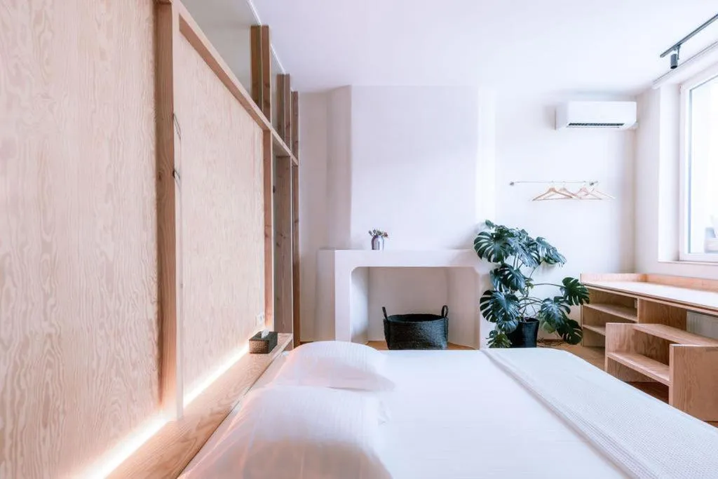 Bed in Violet Suites