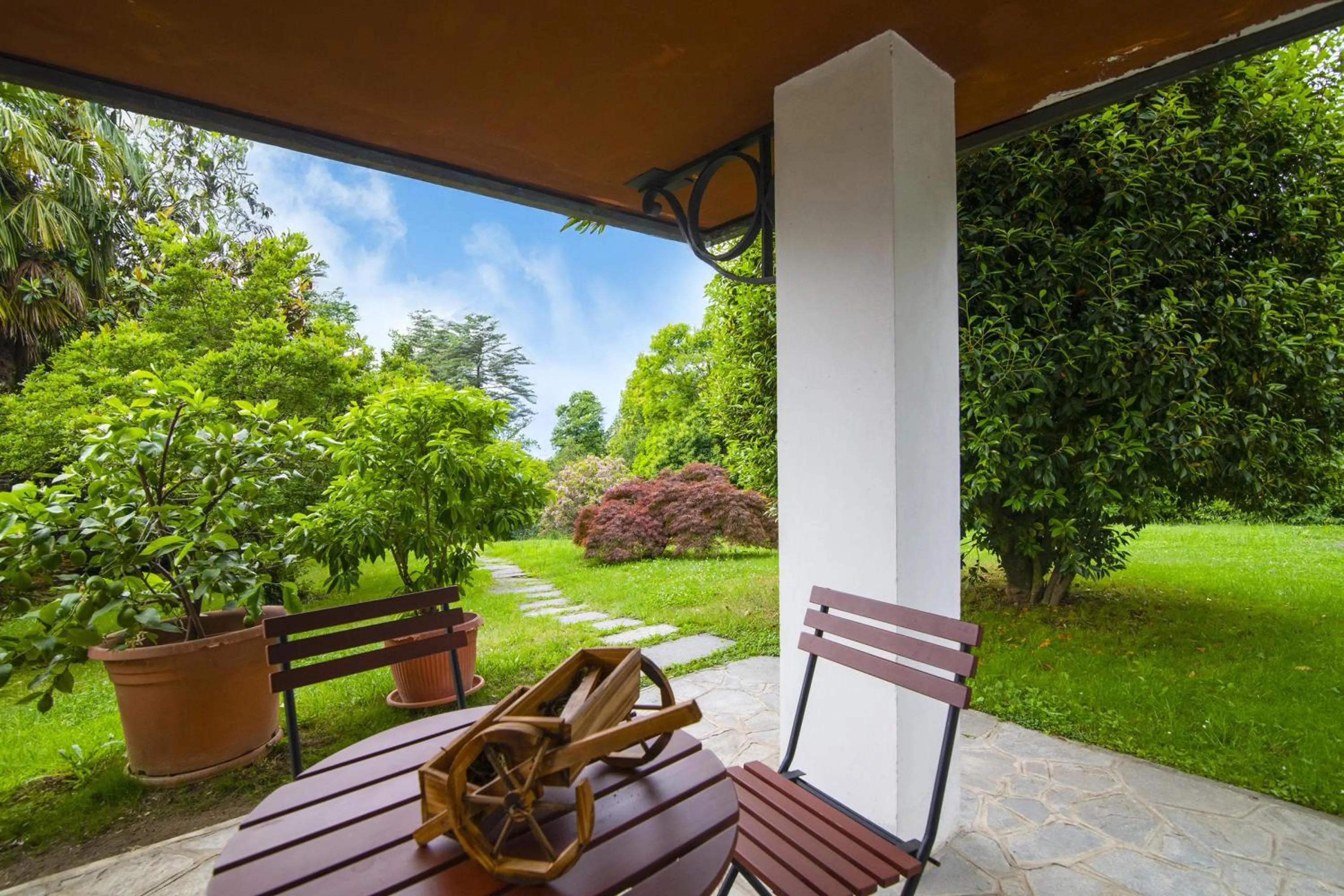 Garden in Villa La Verbanina Private Garden - Happy Rentals