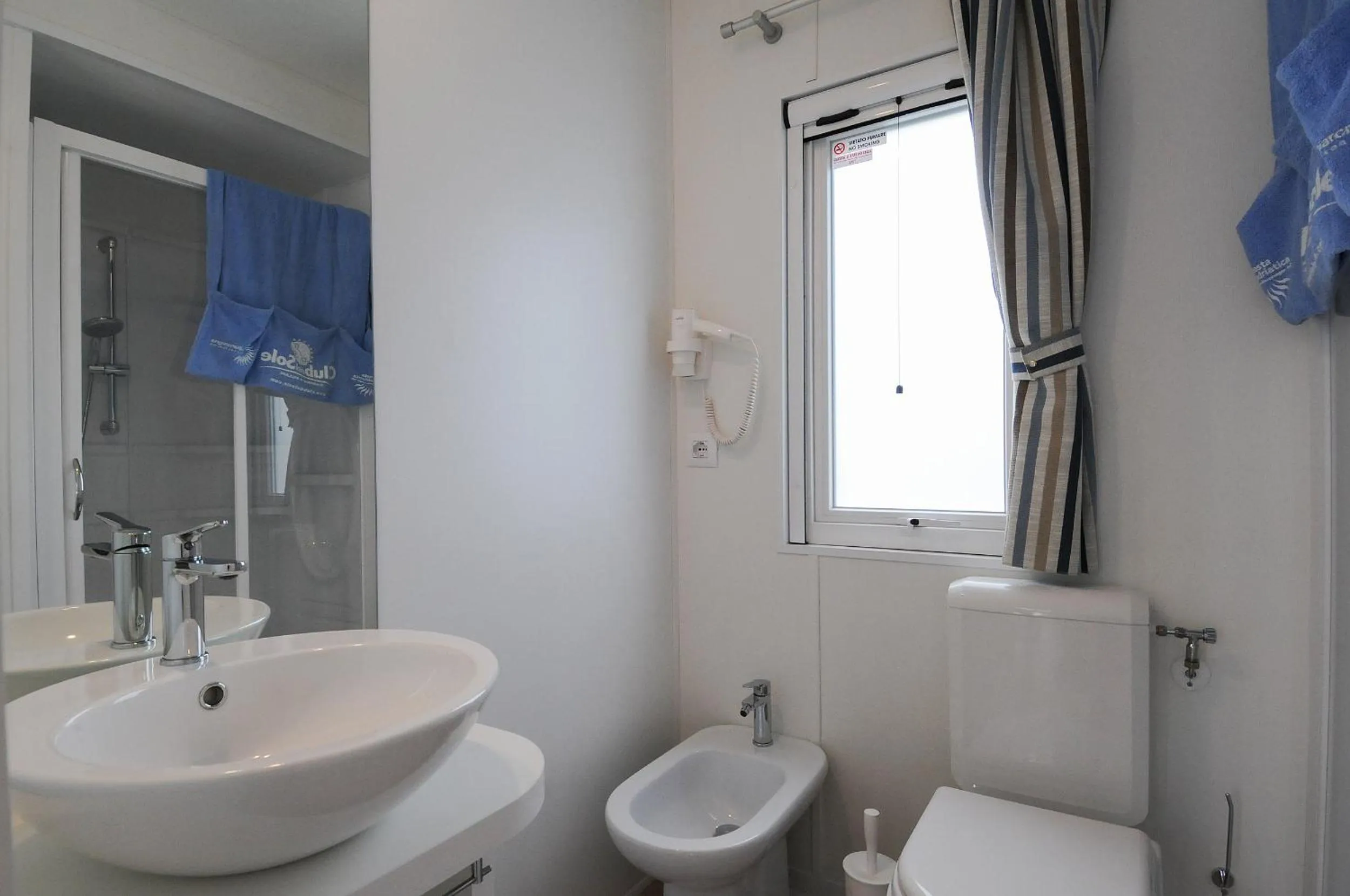 Bathroom in Club del Sole Marina Family Resort