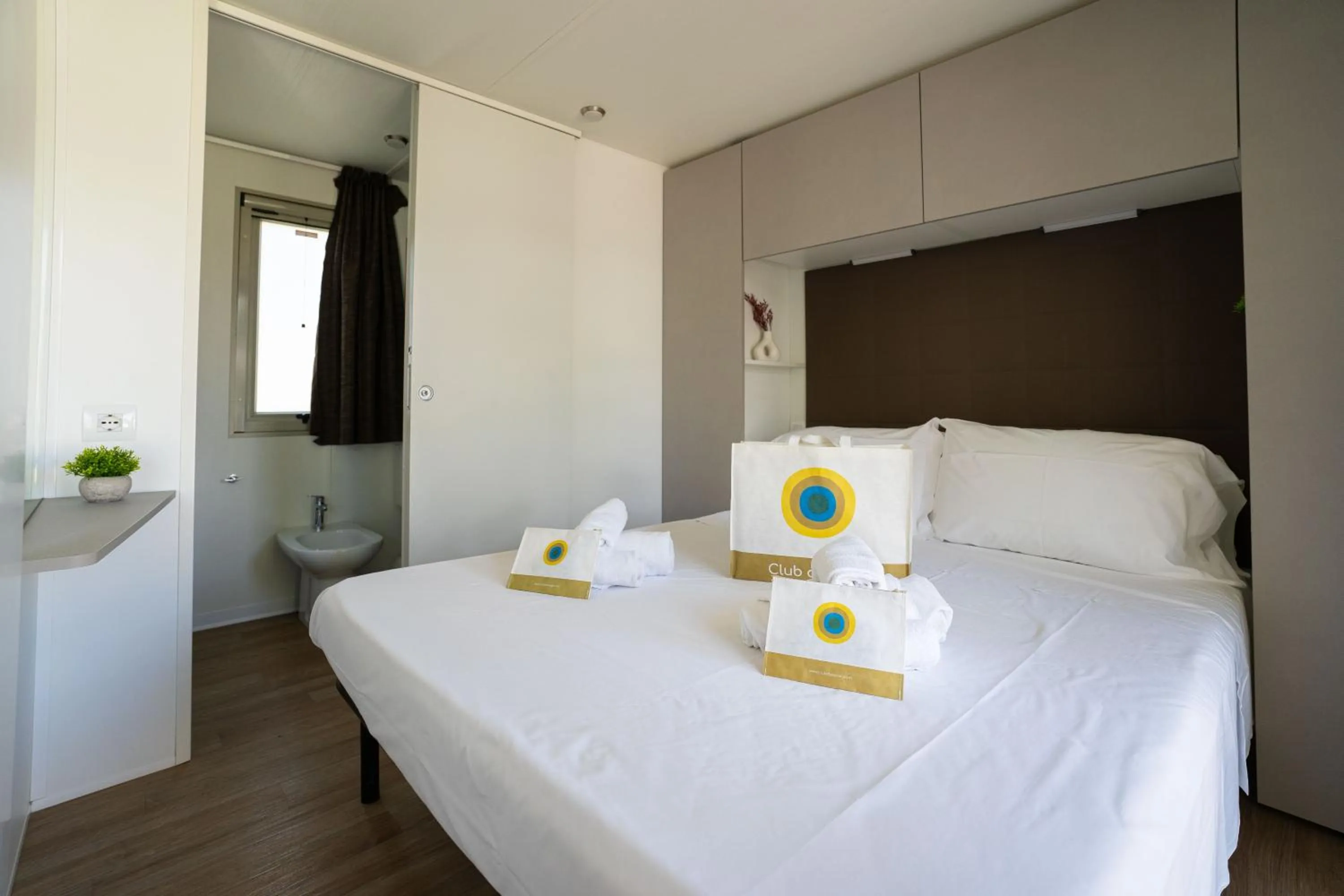 Bedroom, Bed in Club del Sole Marina Family Resort
