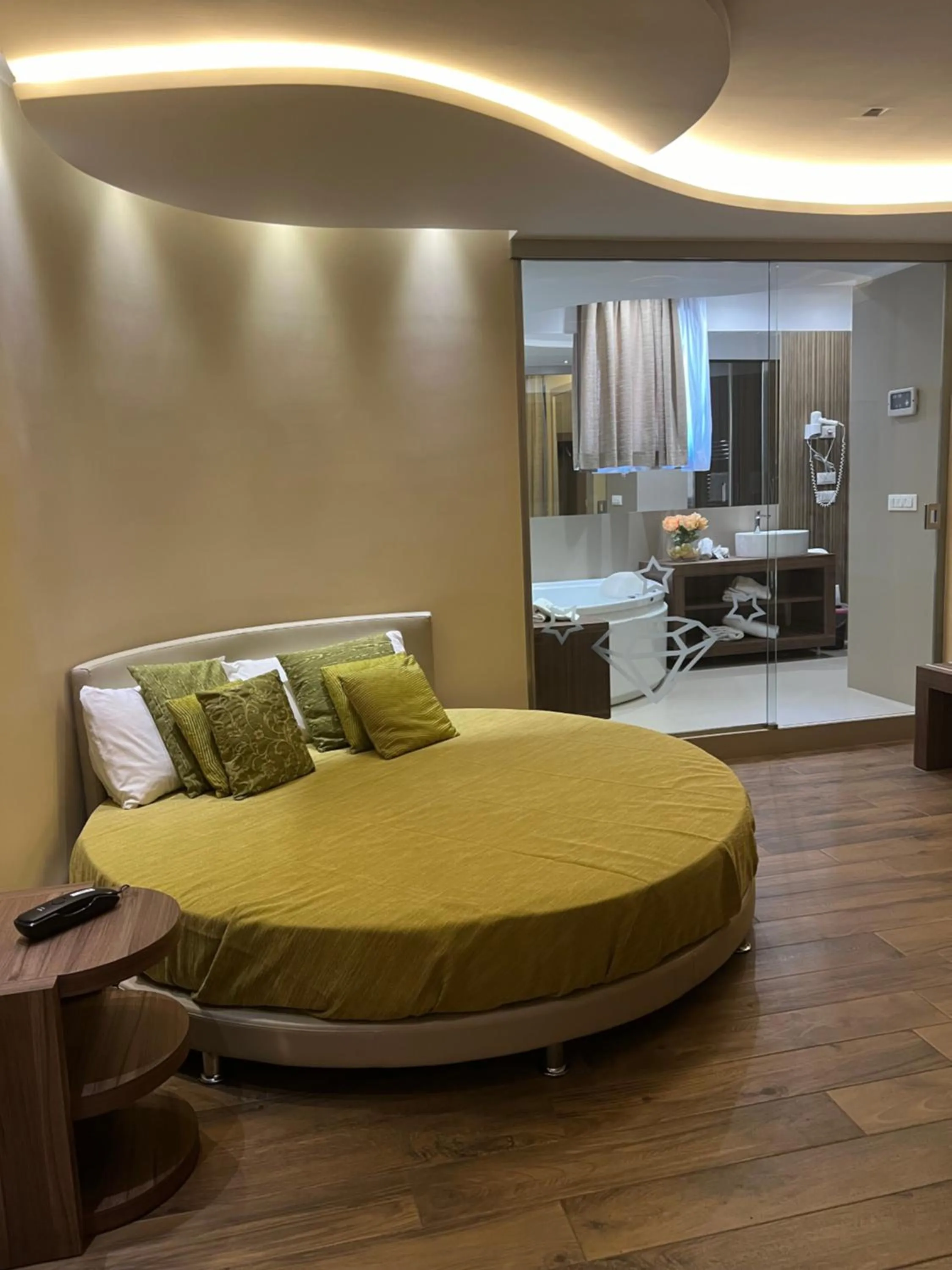 Bedroom, Bed in Hotel Smeraldo